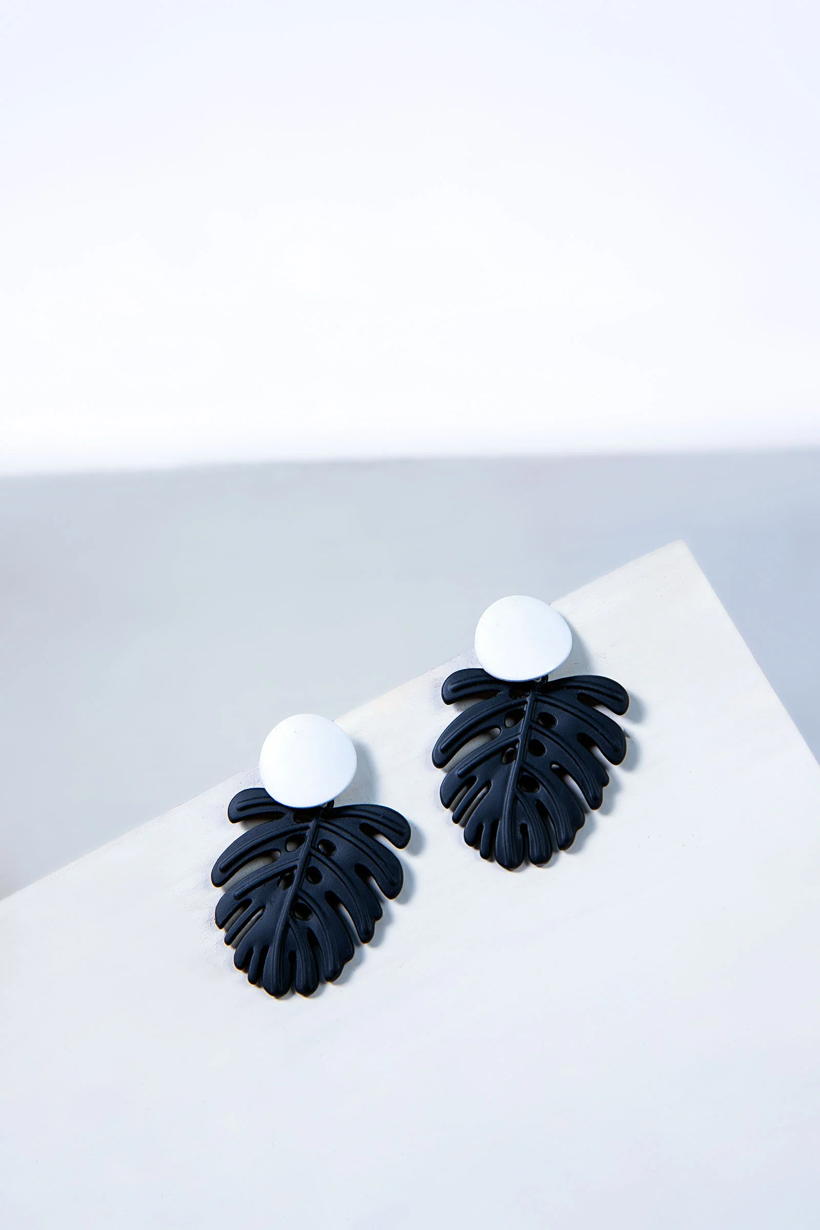 Trendy Lead Earrings - Image 2