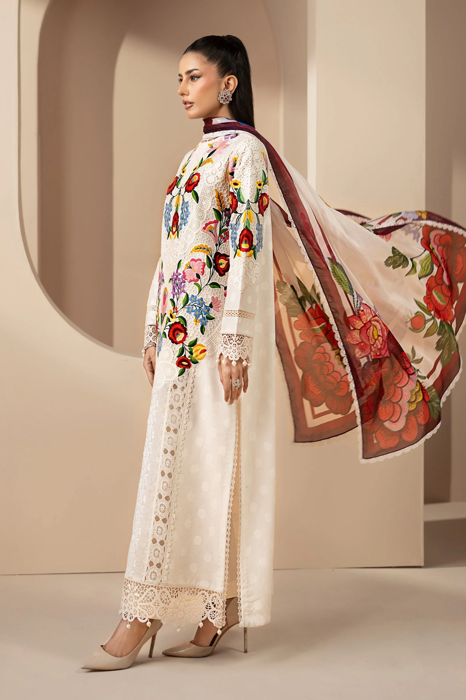 3 Piece Embroidered Jacquard Lawn Suit - Image 3