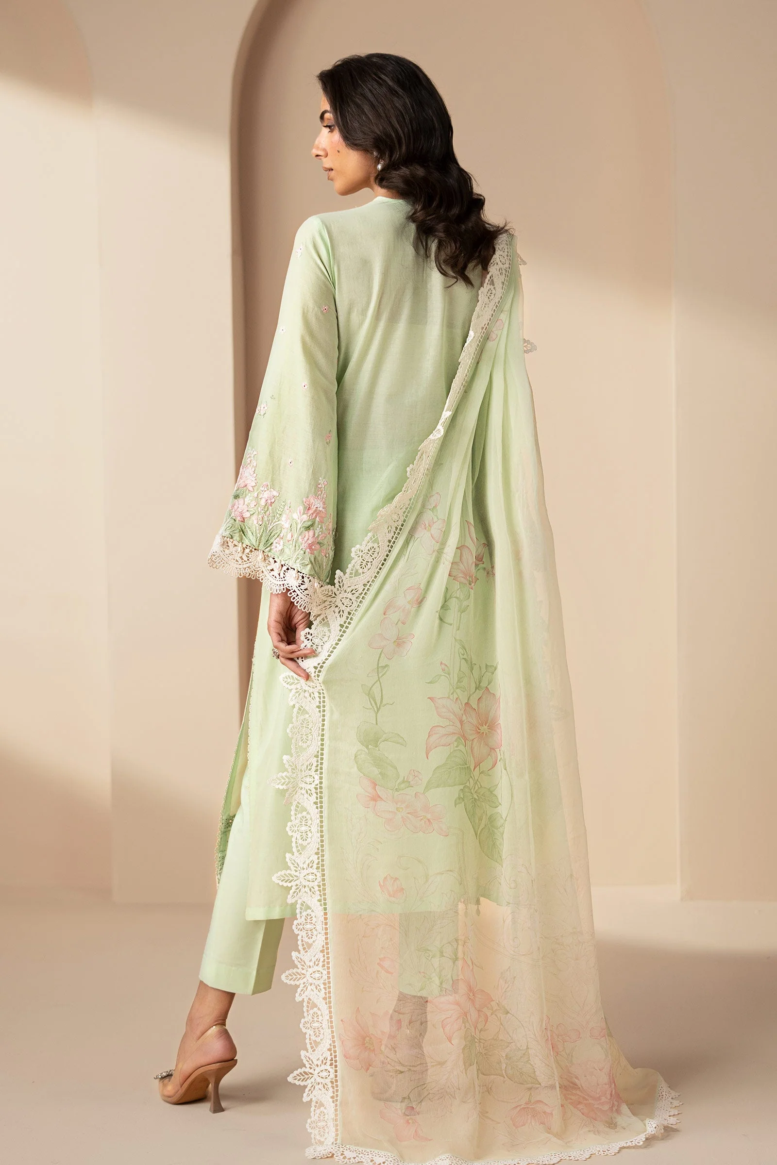3 Piece Embroidered Lawn Suit - Image 4