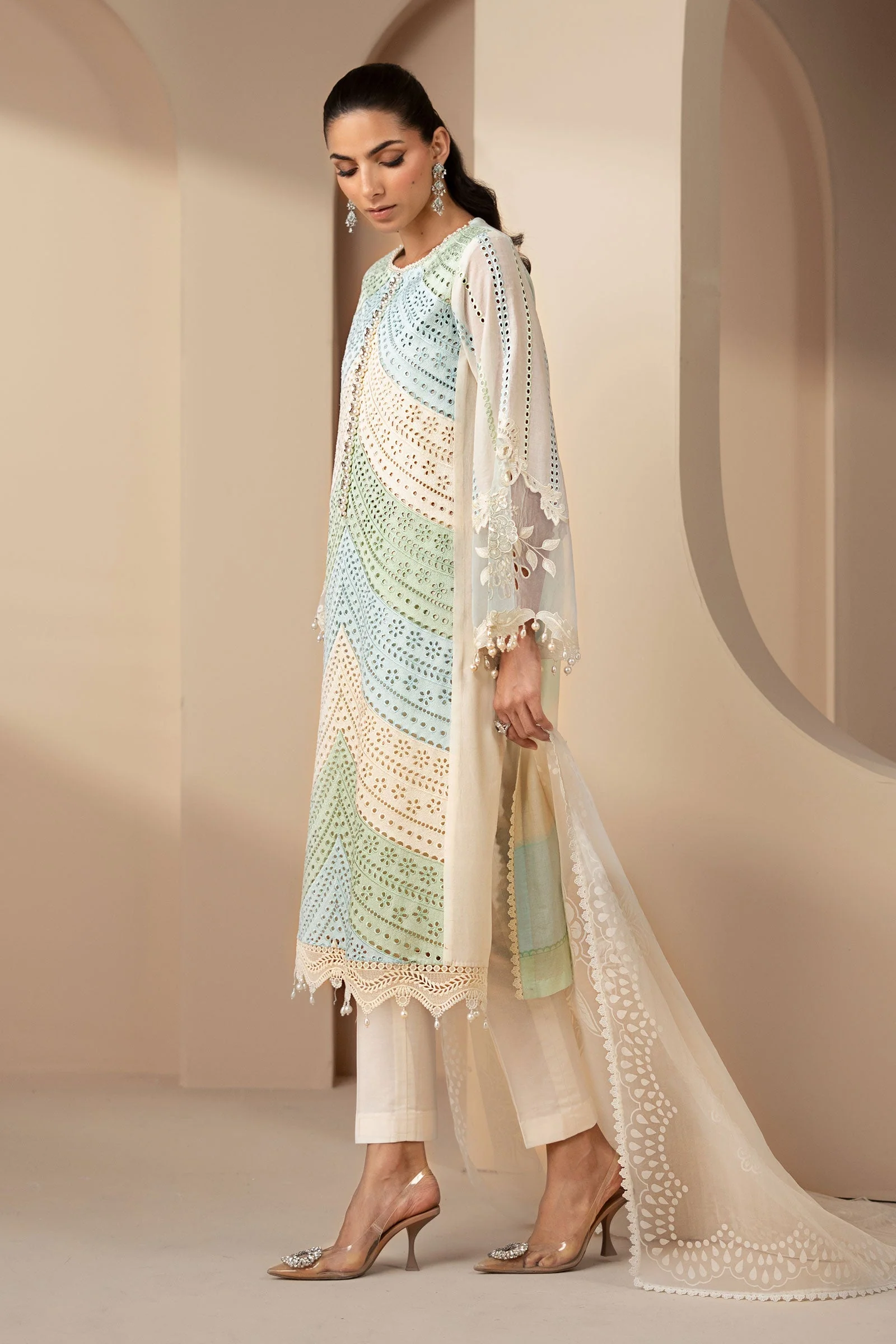 3 Piece Embroidered Lawn Suit - Image 3