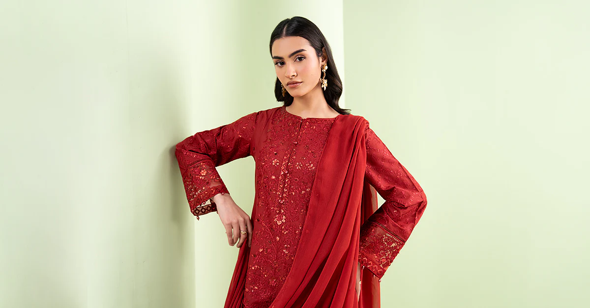 3 Piece Embroidered Lawn Suit - Image 8