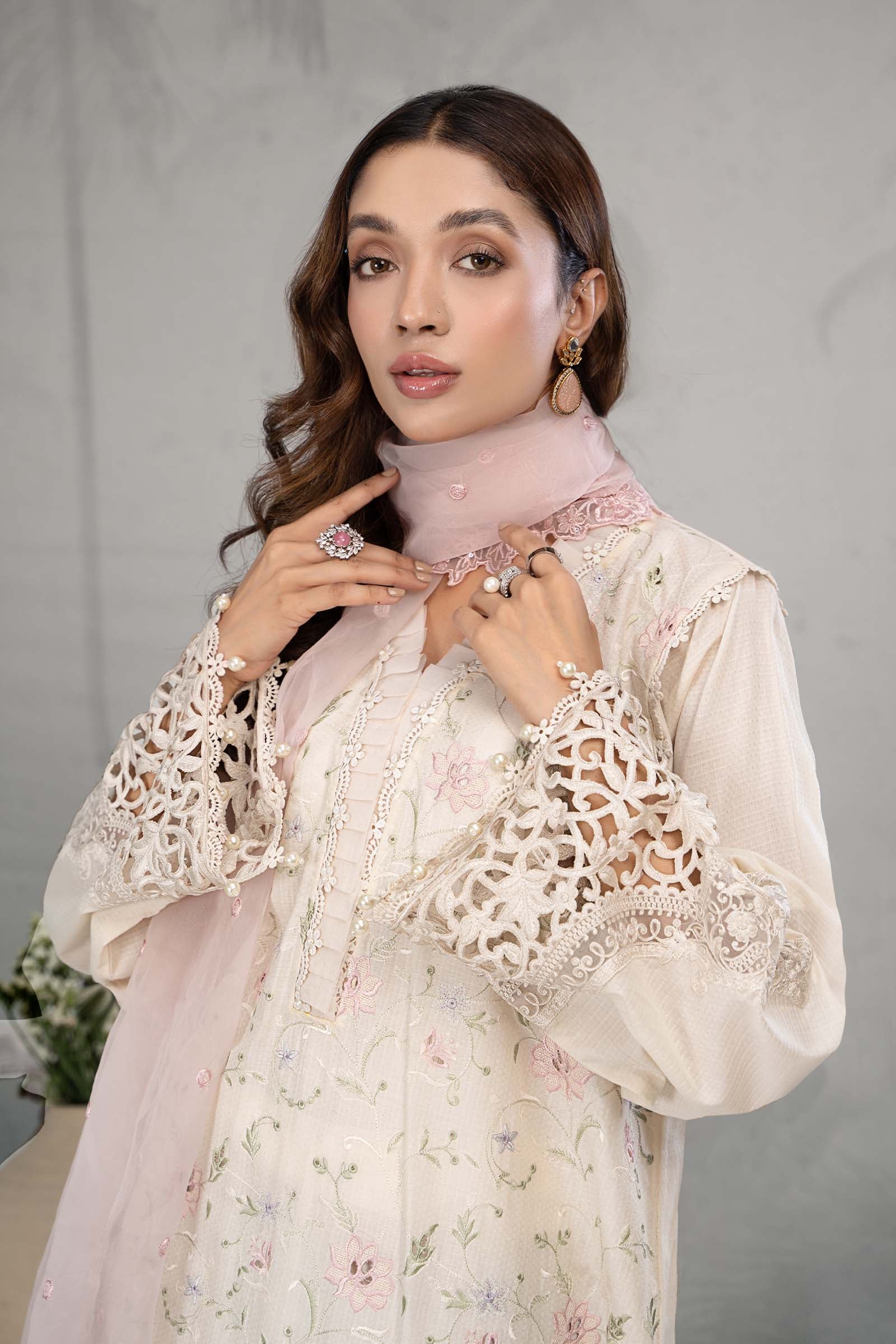 Suit Off White DW-EA23-67 - Image 3