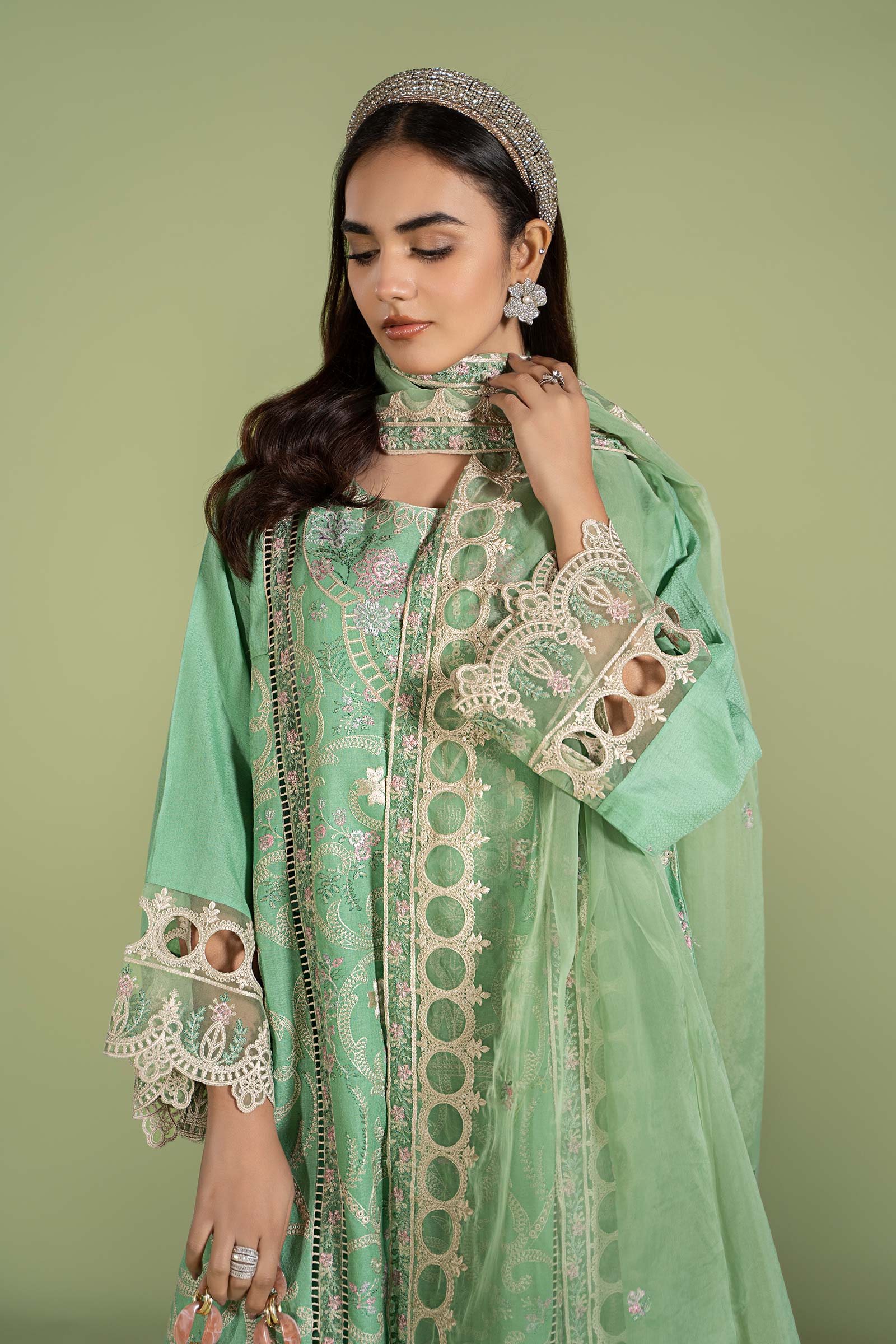 3 Piece Embroidered Lawn Suit - Image 2