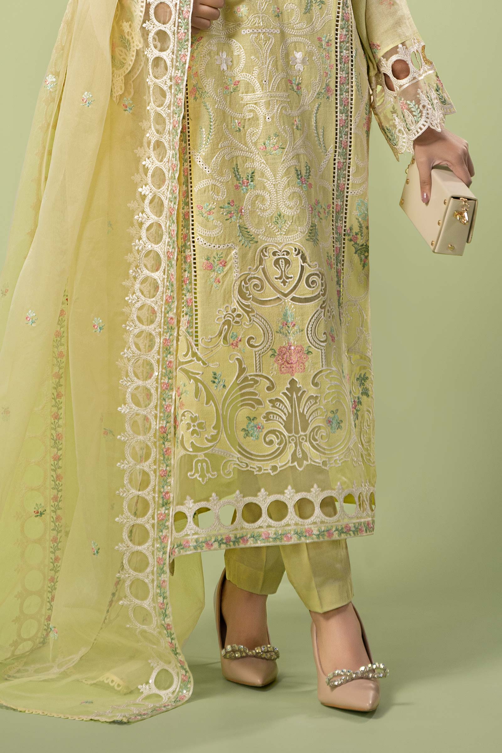 3 Piece Embroidered Lawn Suit - Image 5