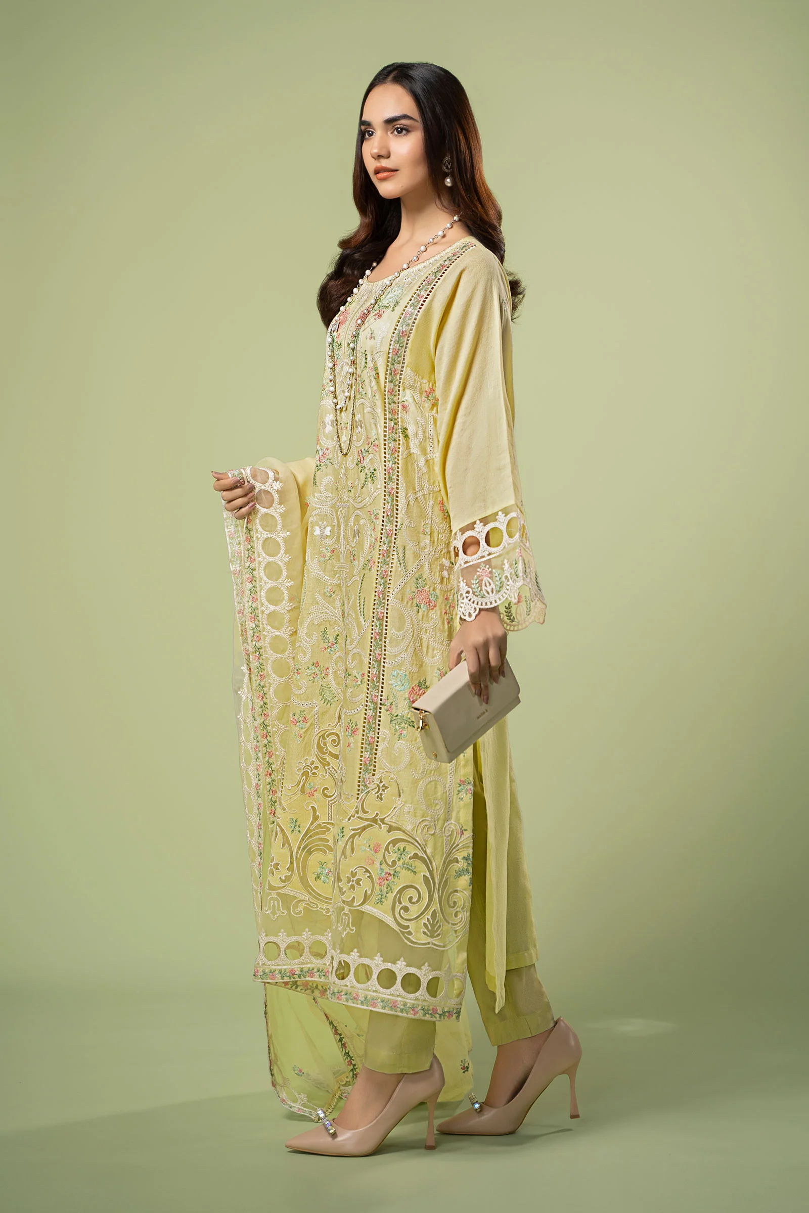 3 Piece Embroidered Lawn Suit - Image 6