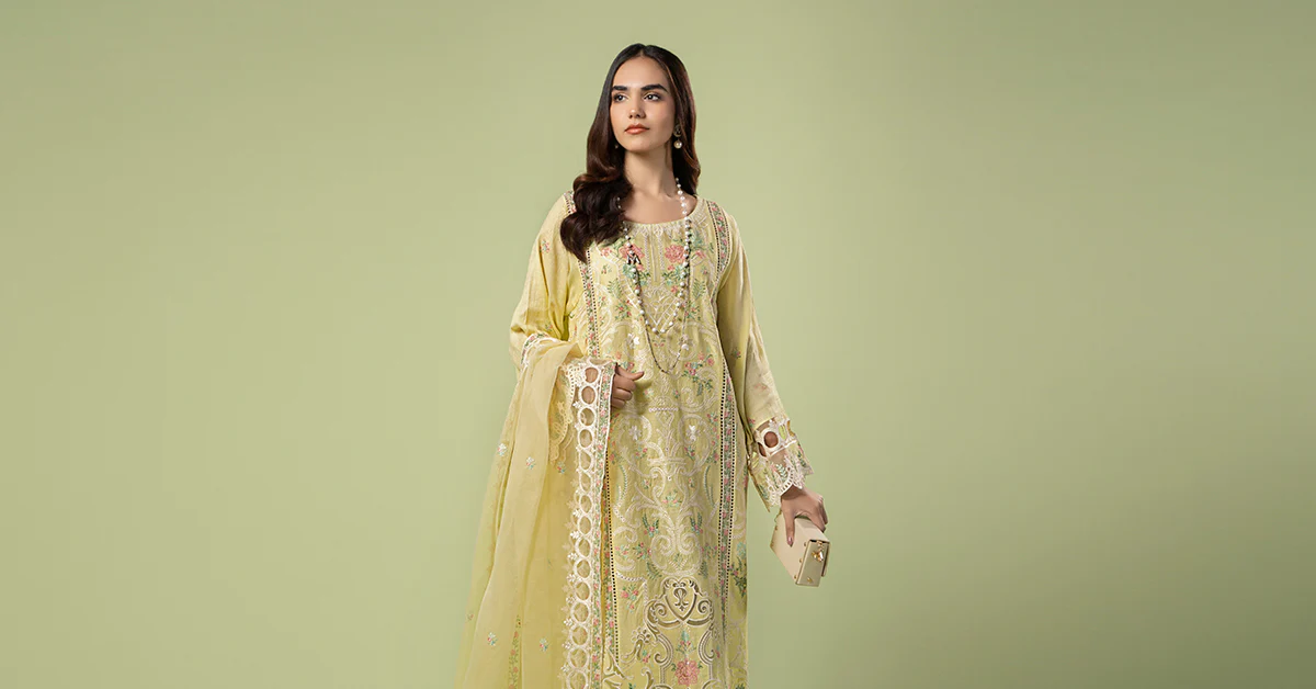 3 Piece Embroidered Lawn Suit - Image 8