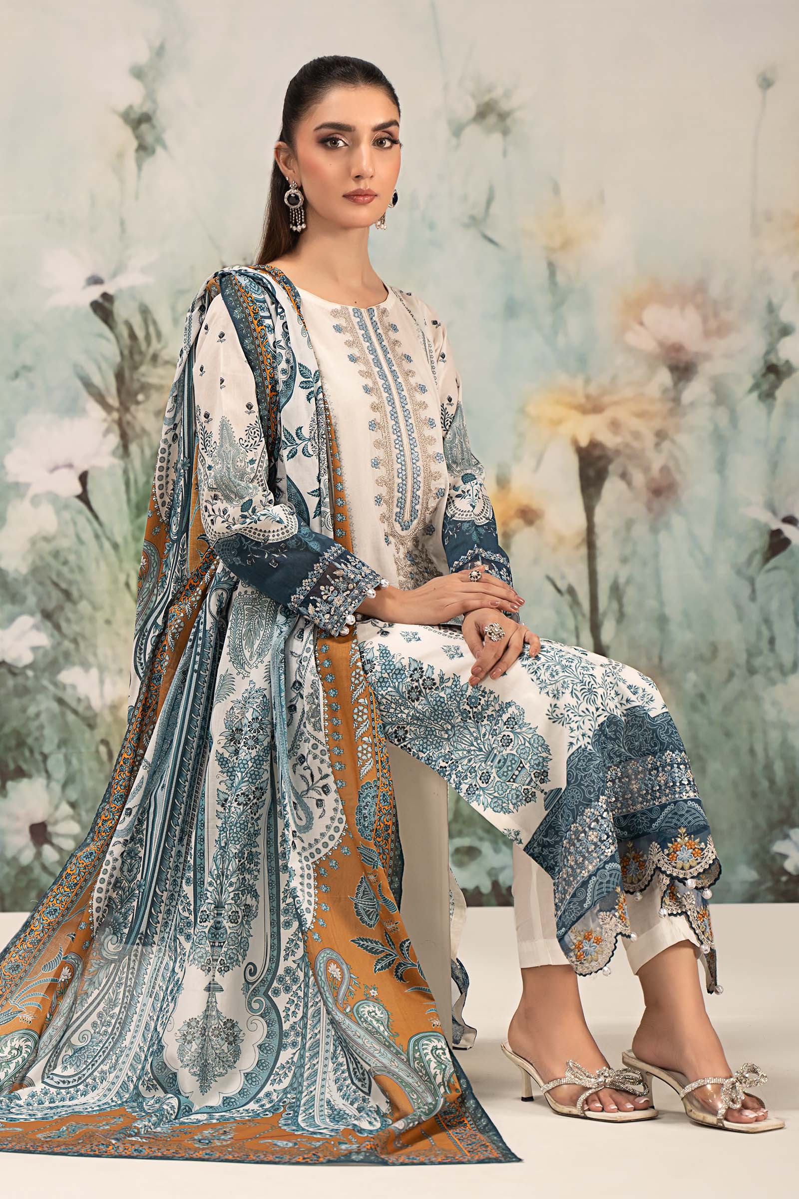 3 Piece Embroidered Lawn Suit - Image 3