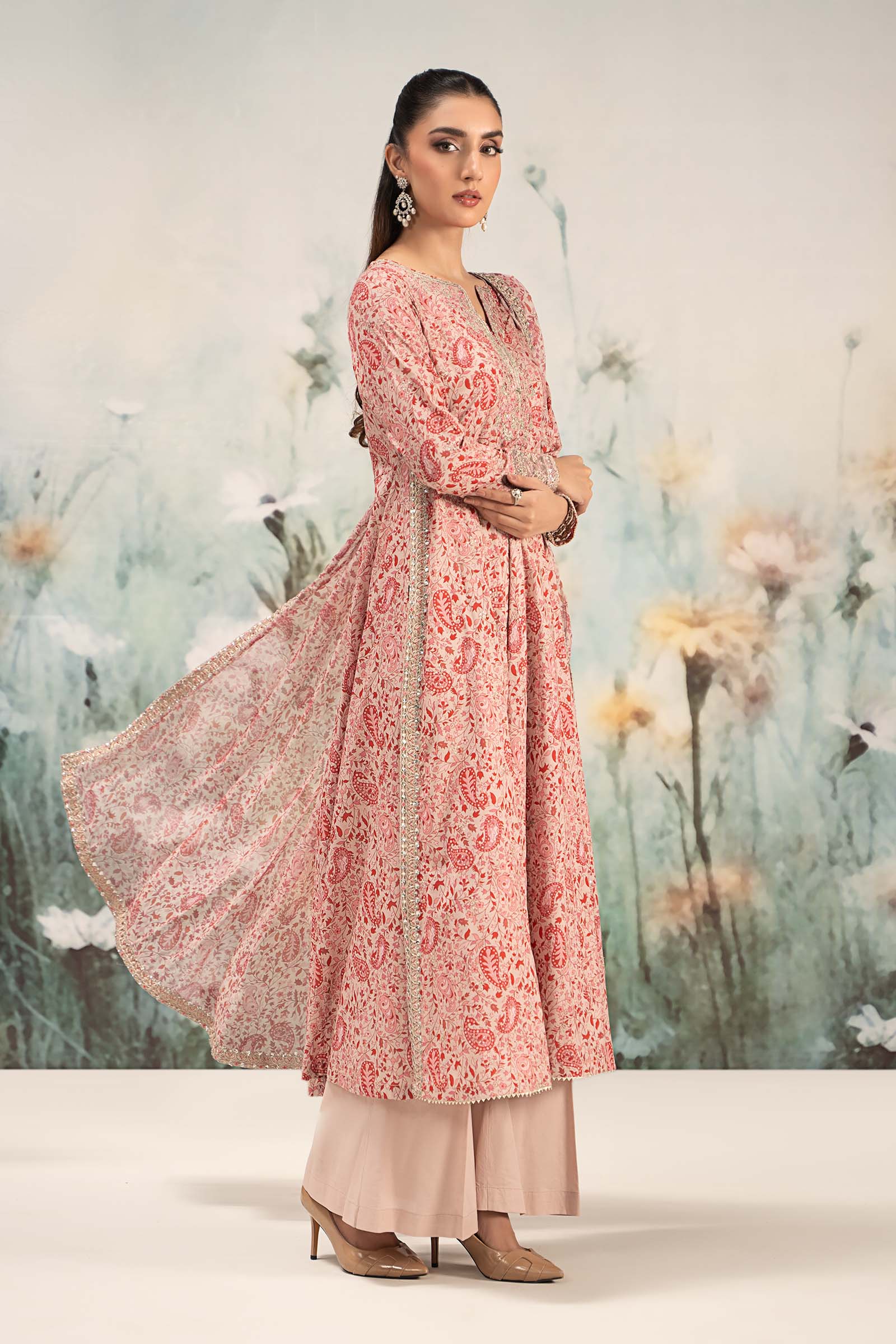 3 Piece Embroidered Lawn Suit - Image 12