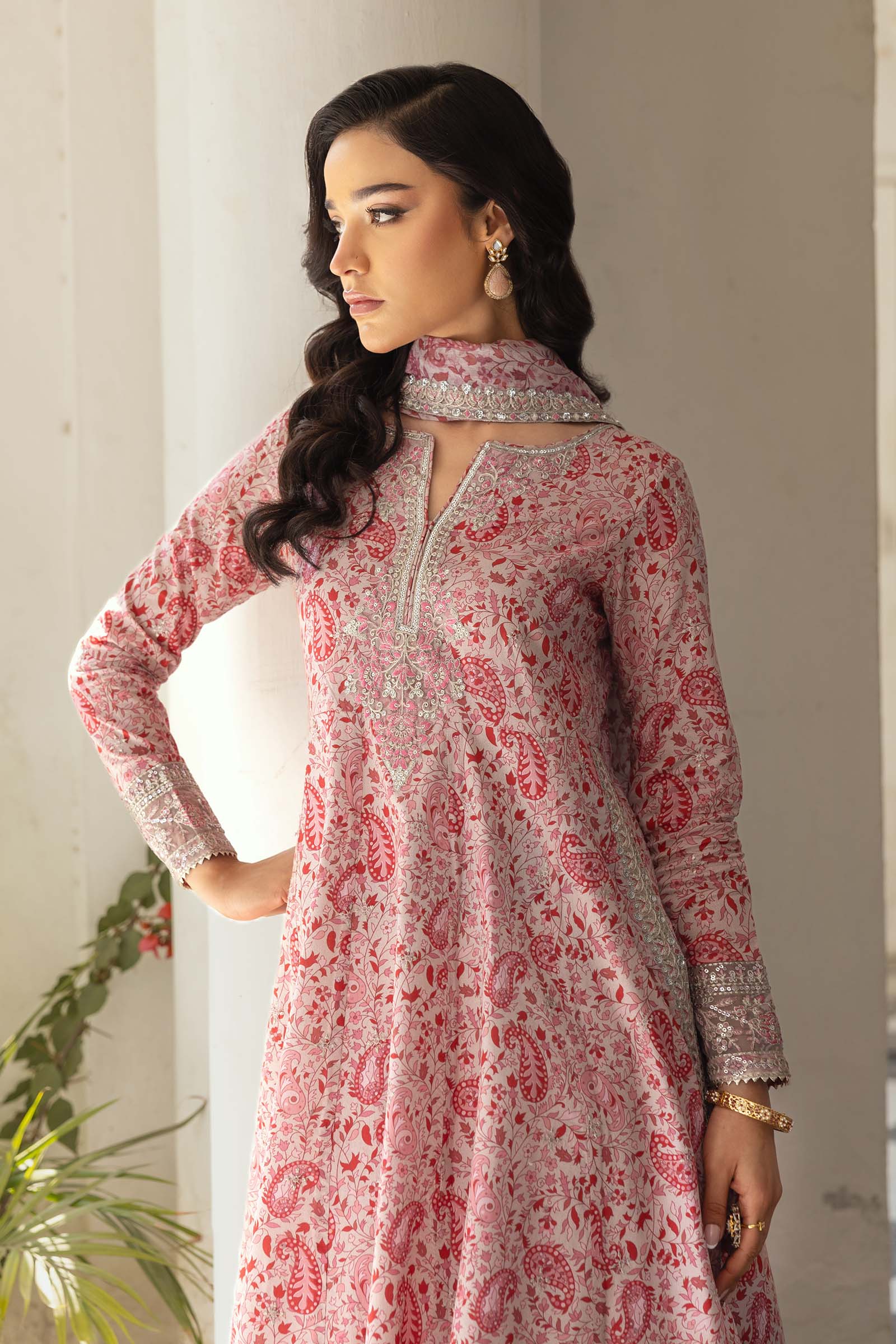 3 Piece Embroidered Lawn Suit - Image 3