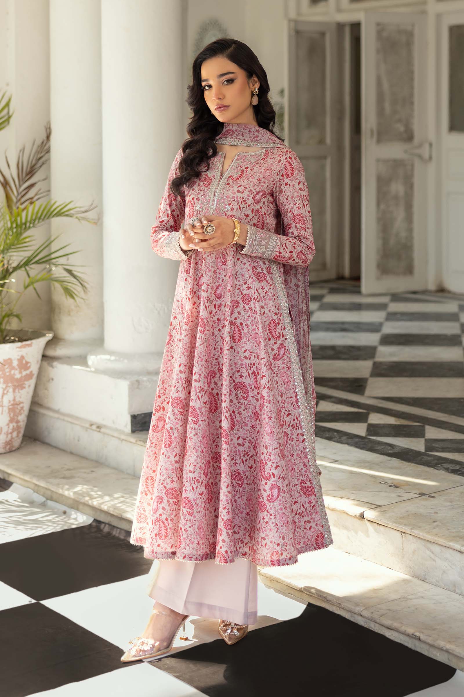 3 Piece Embroidered Lawn Suit - Image 4