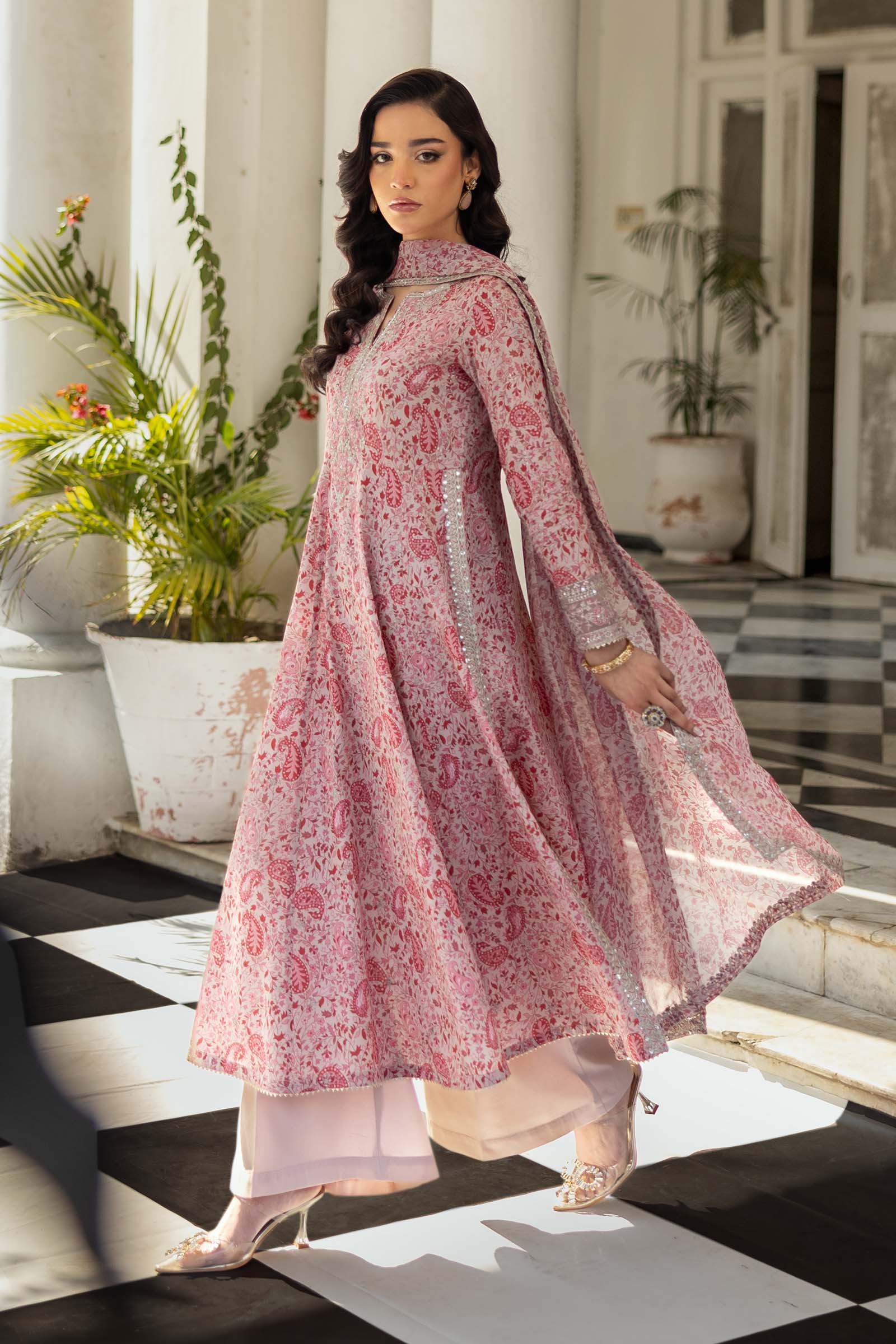 3 Piece Embroidered Lawn Suit - Image 6