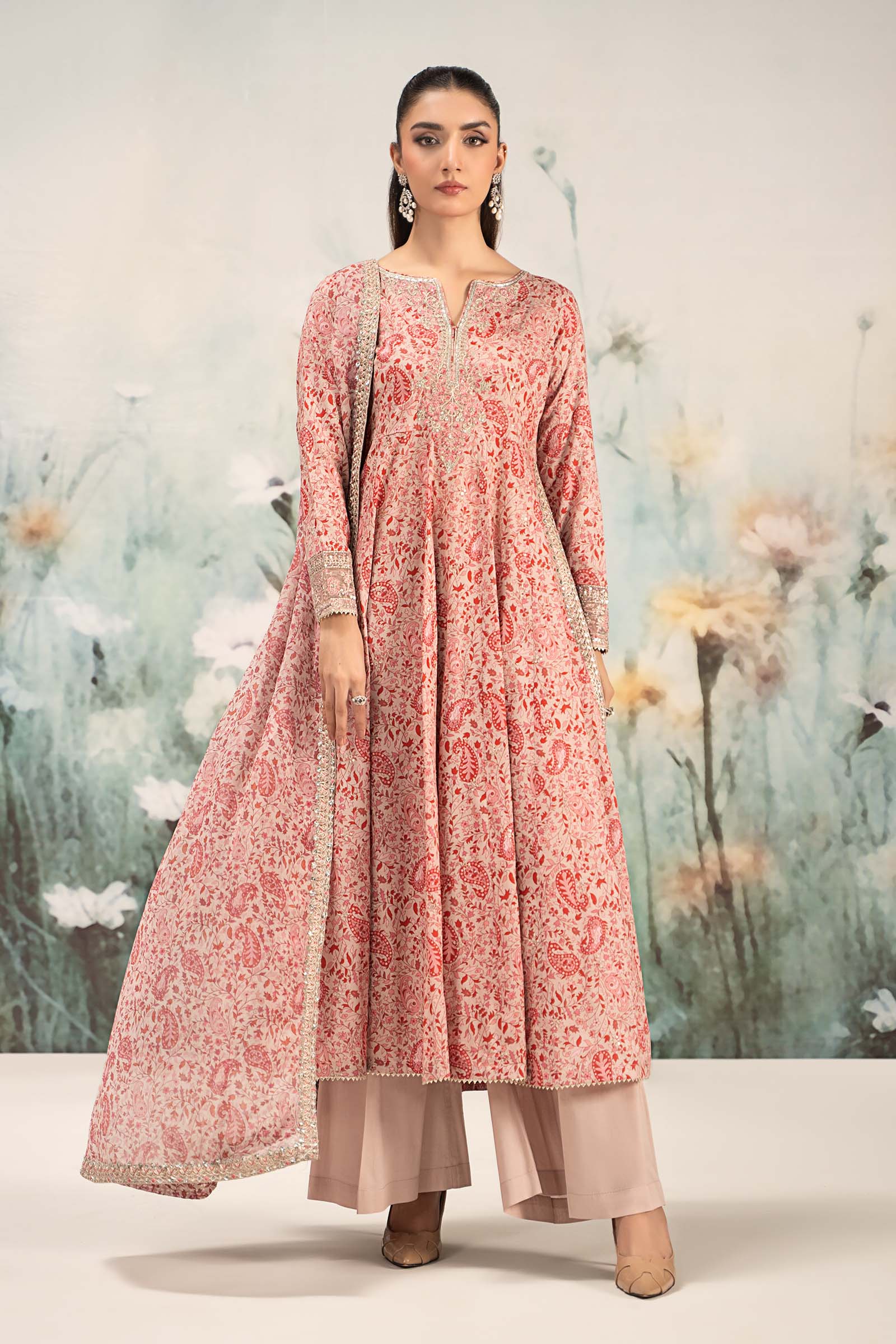 3 Piece Embroidered Lawn Suit - Image 7