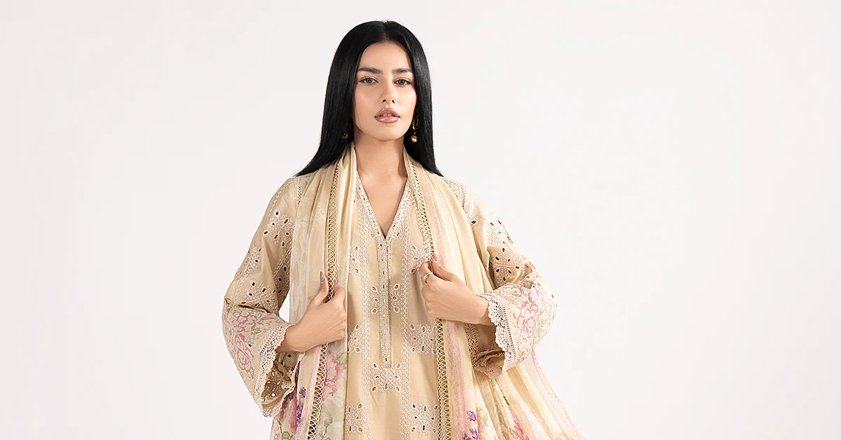 3 Piece Embroidered Lawn Suit - Image 10