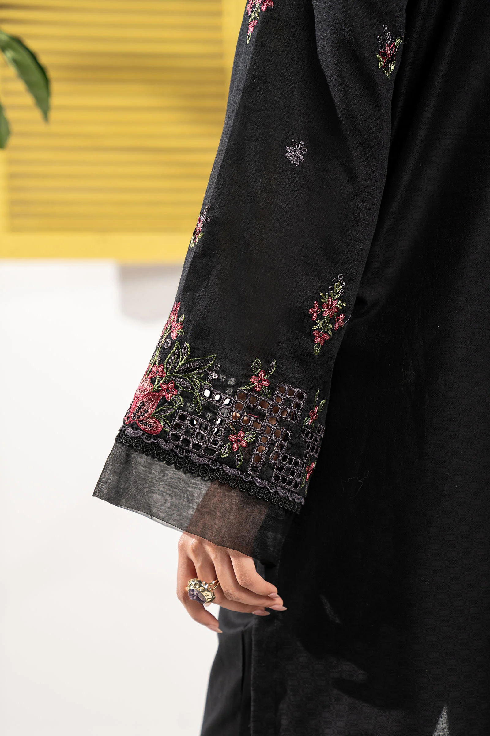 3 Piece Embroidered Dobby Lawn Suit - Image 4