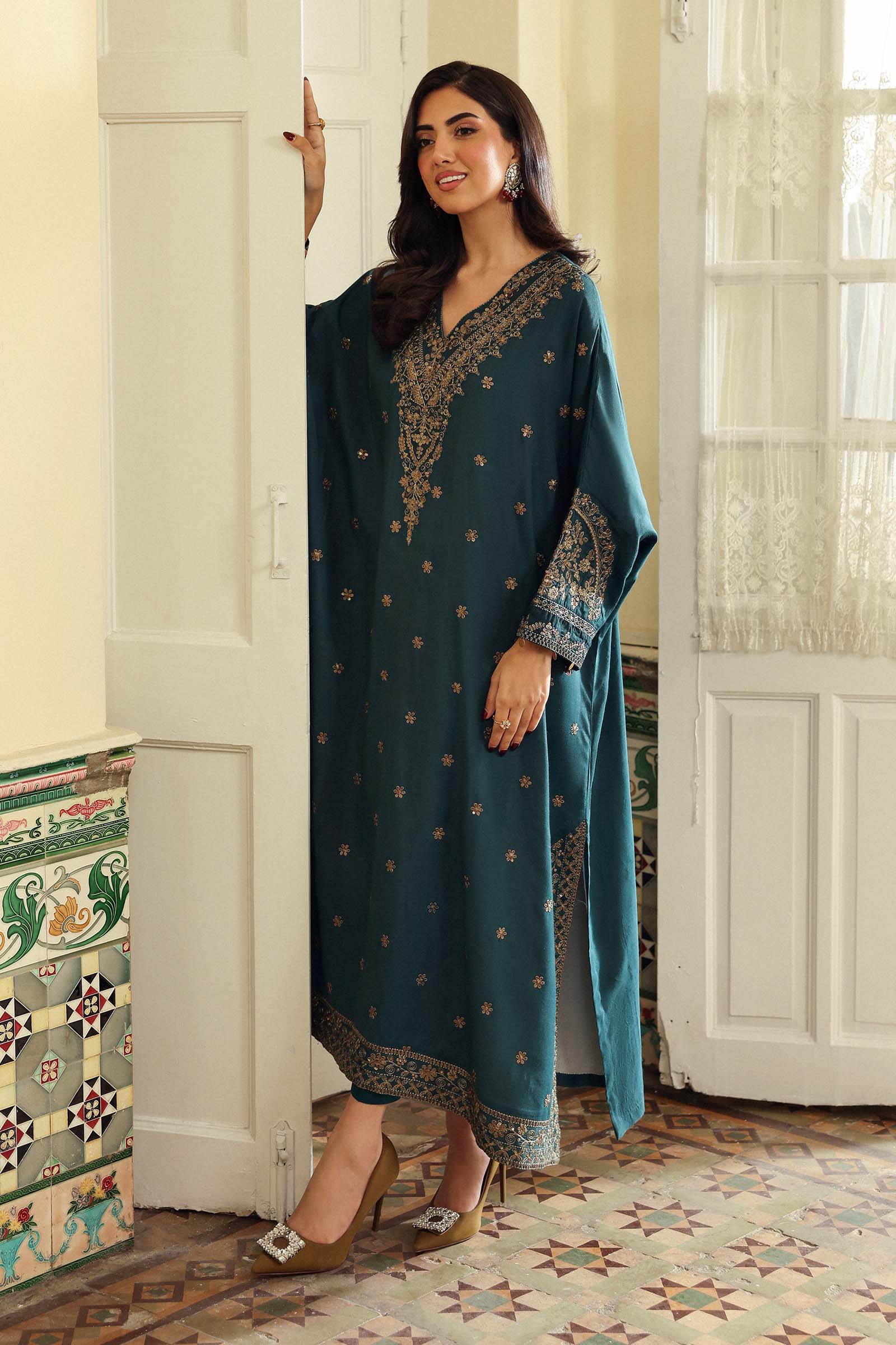 2 Piece Embroidered Grip Suit - Image 5