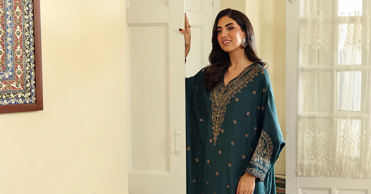 2 Piece Embroidered Grip Suit - Image 6