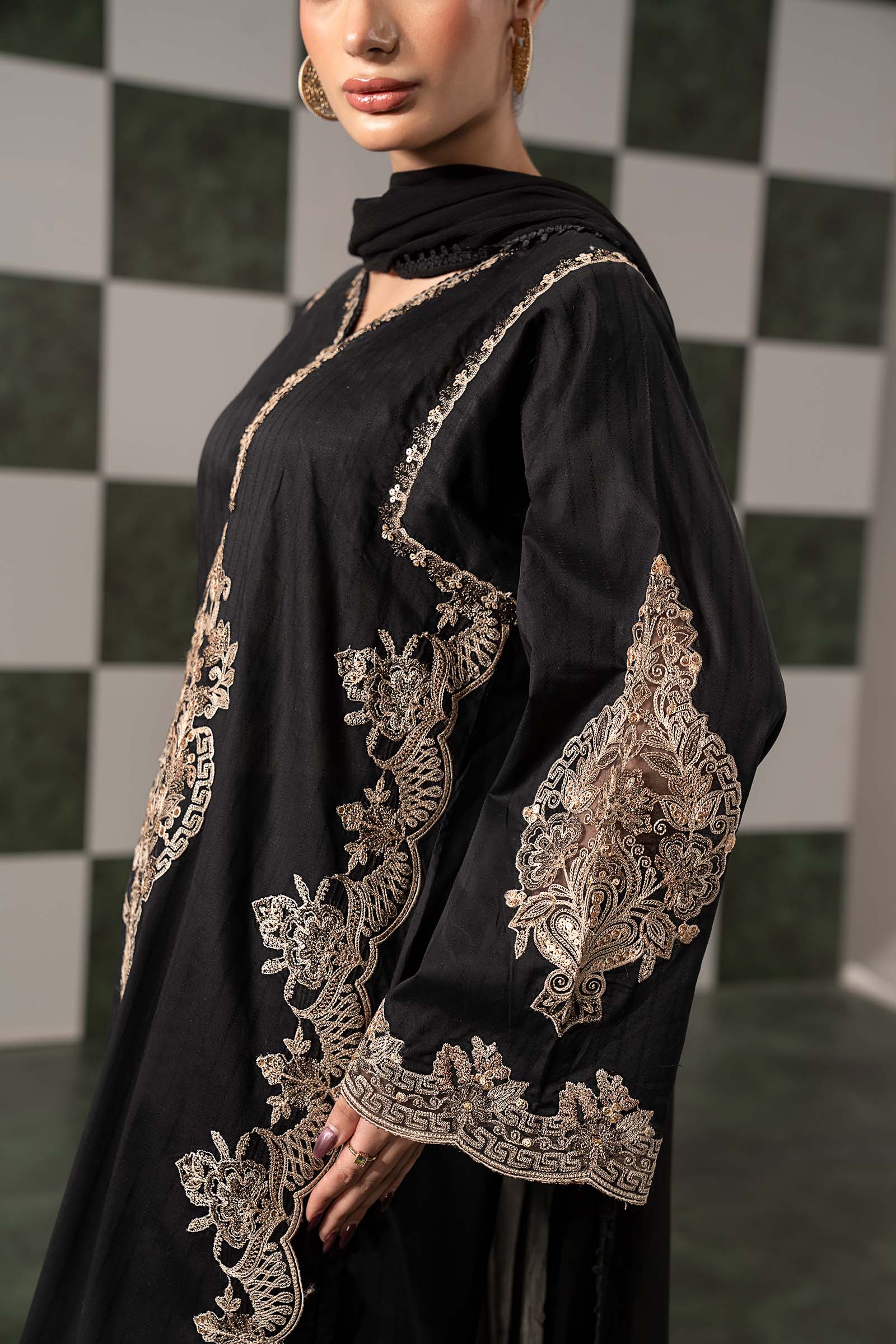 3 Piece Embroidered Dobby Lawn Suit - Image 4