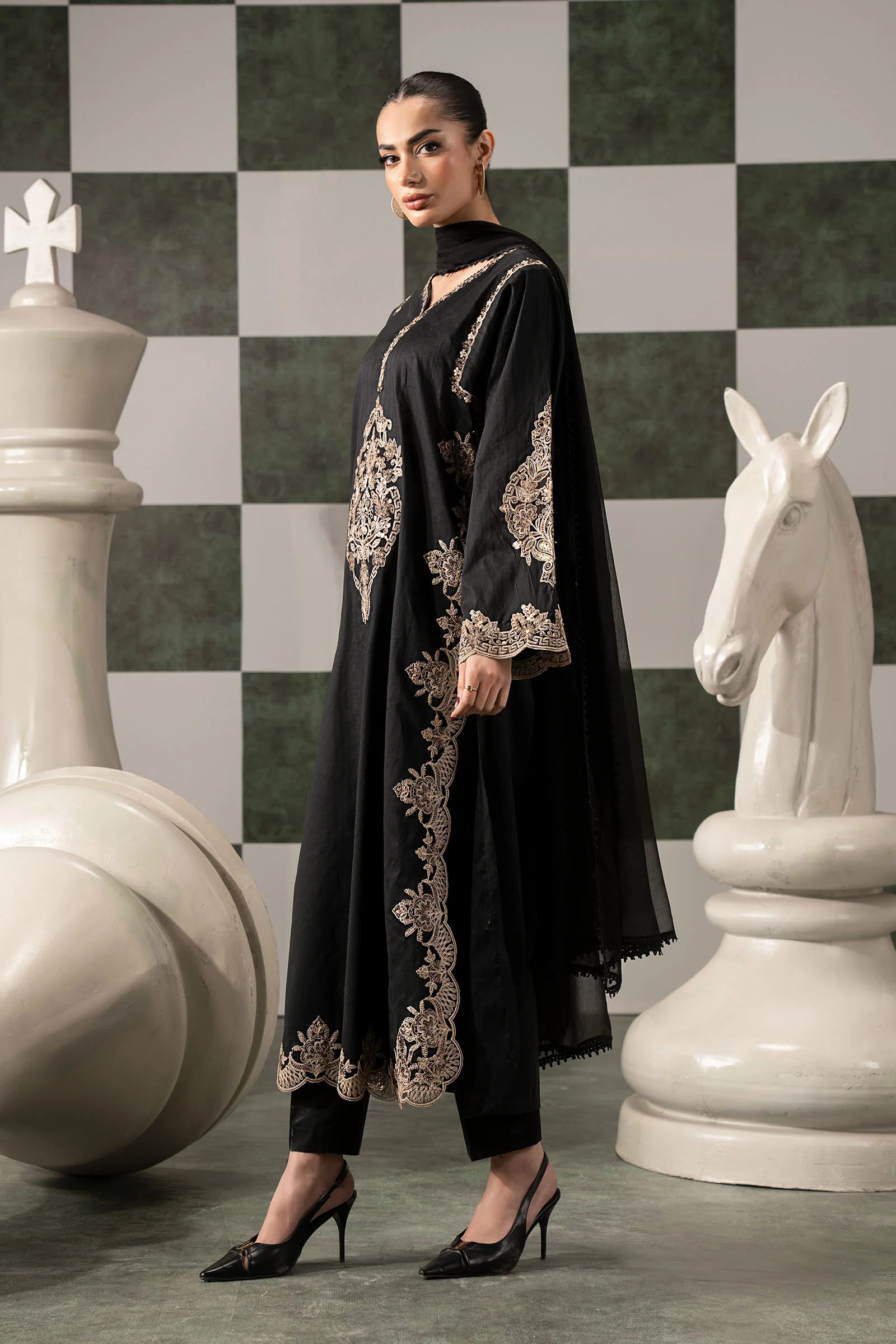 3 Piece Embroidered Dobby Lawn Suit - Image 6
