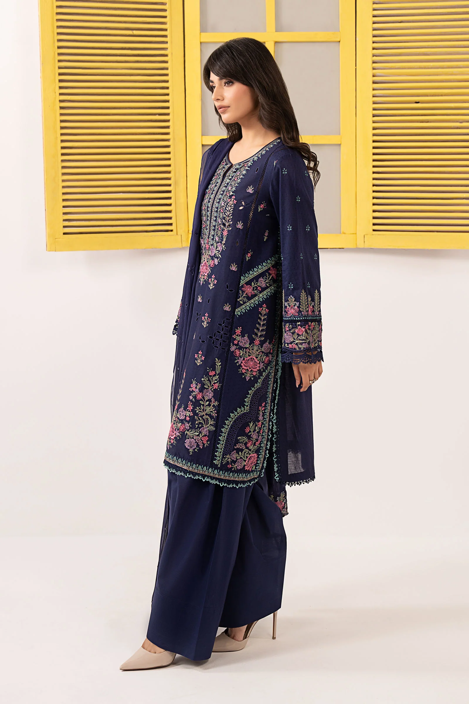 3 Piece Embroidered Dobby Lawn Suit - Image 7