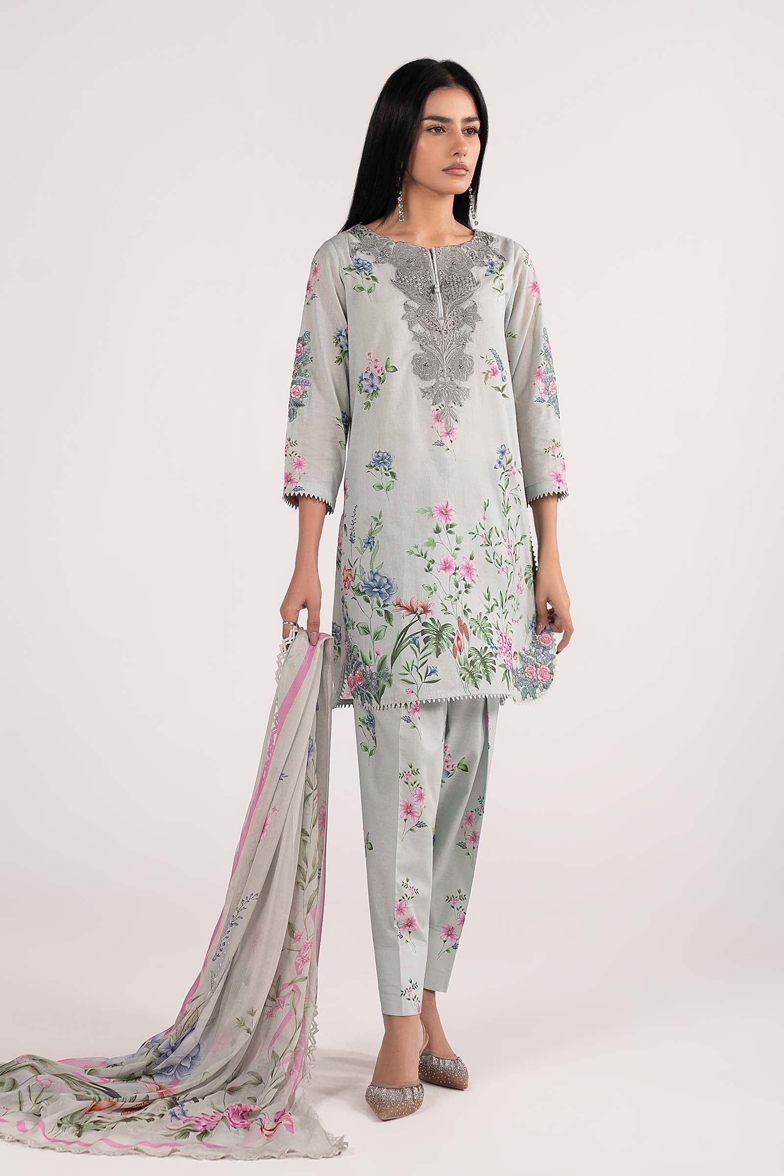 3 Piece Embroidered Lawn Suit - Image 2