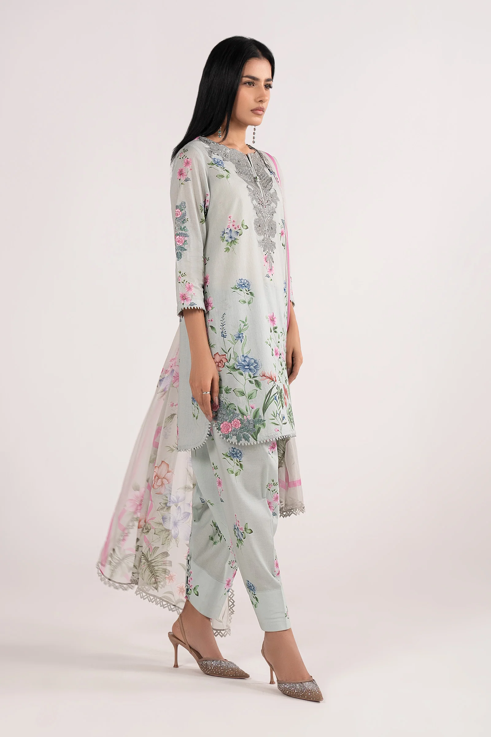 3 Piece Embroidered Lawn Suit - Image 6