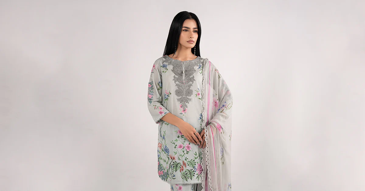 3 Piece Embroidered Lawn Suit - Image 8