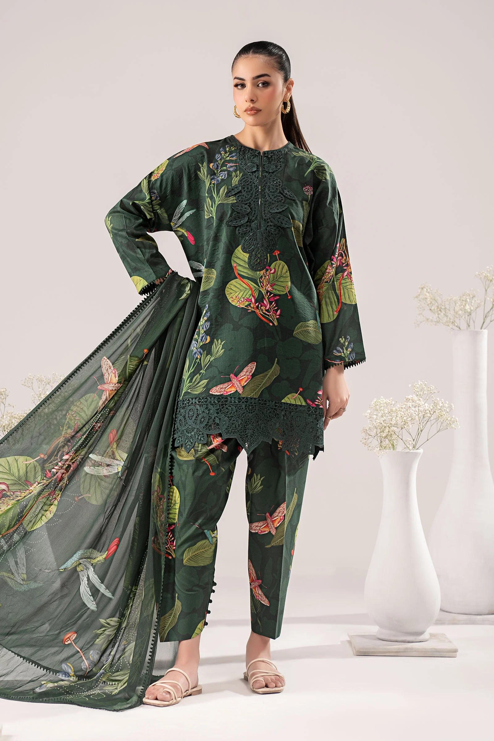 3 Piece Embroidered Lawn Suit - Image 2