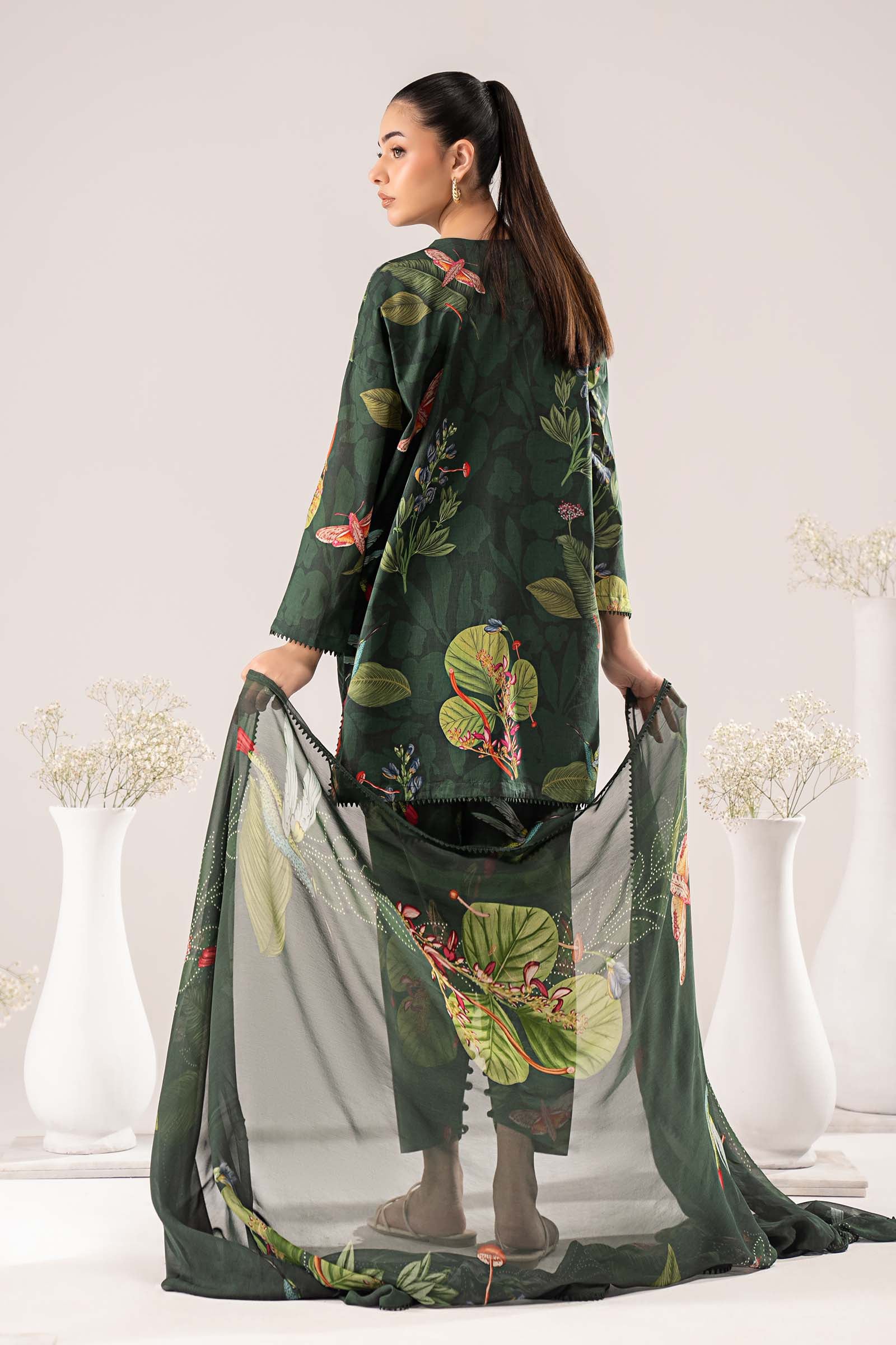 3 Piece Embroidered Lawn Suit - Image 6