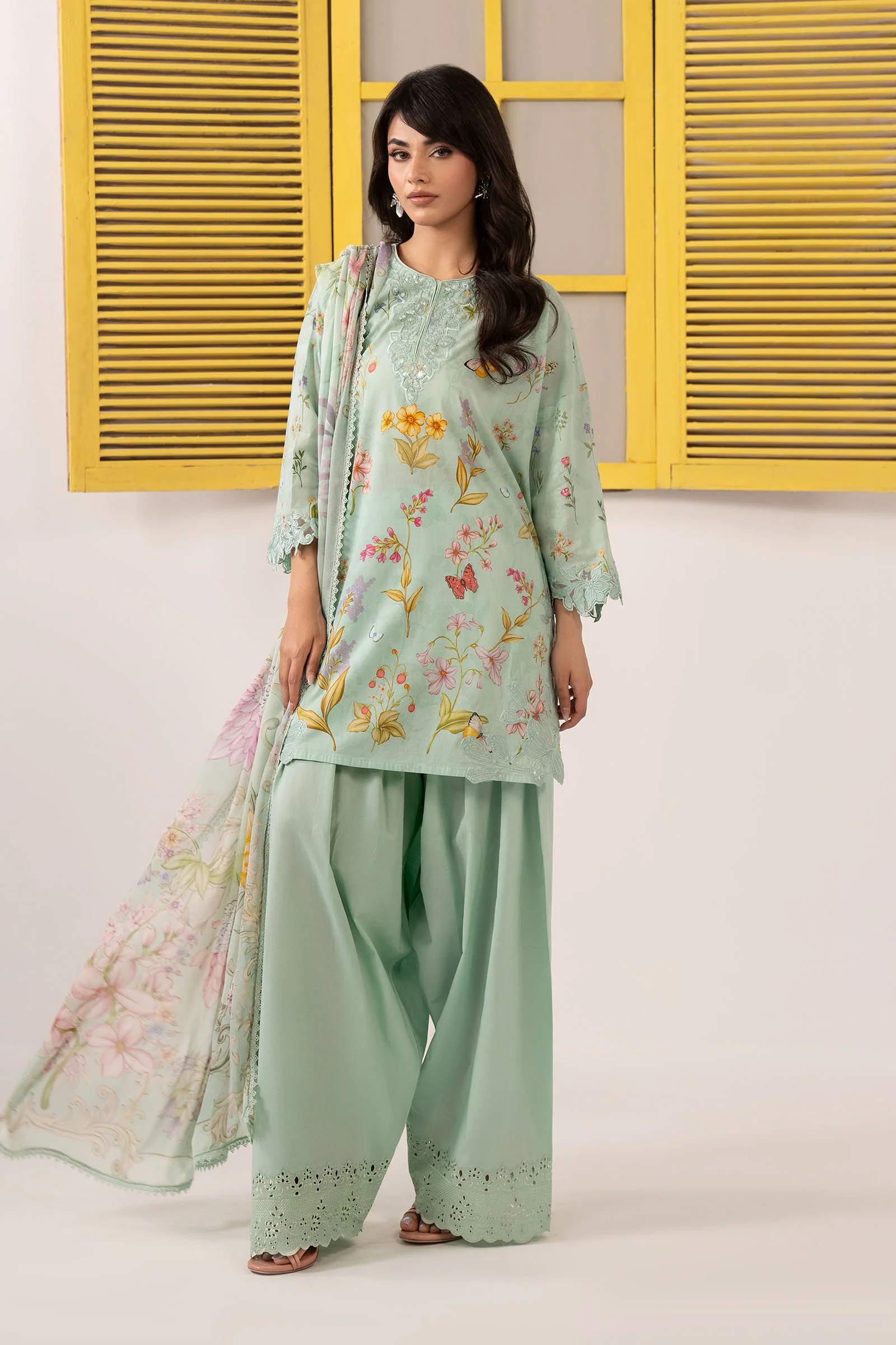 3 Piece Embroidered Lawn Suit - Image 2
