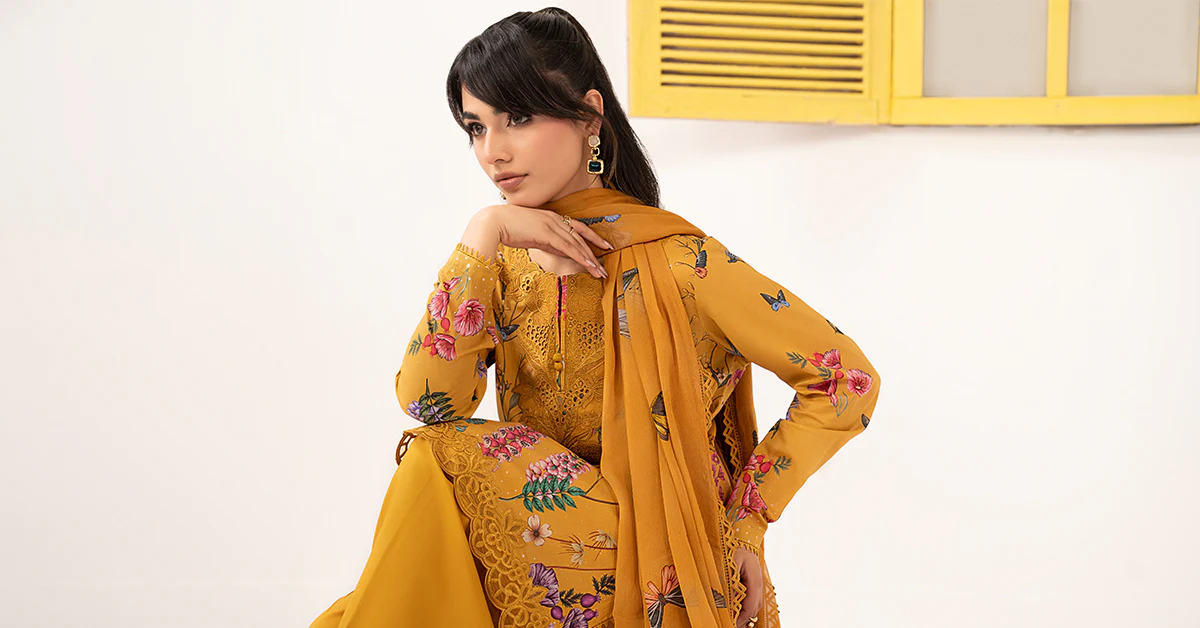 3 Piece Embroidered Lawn Suit - Image 7