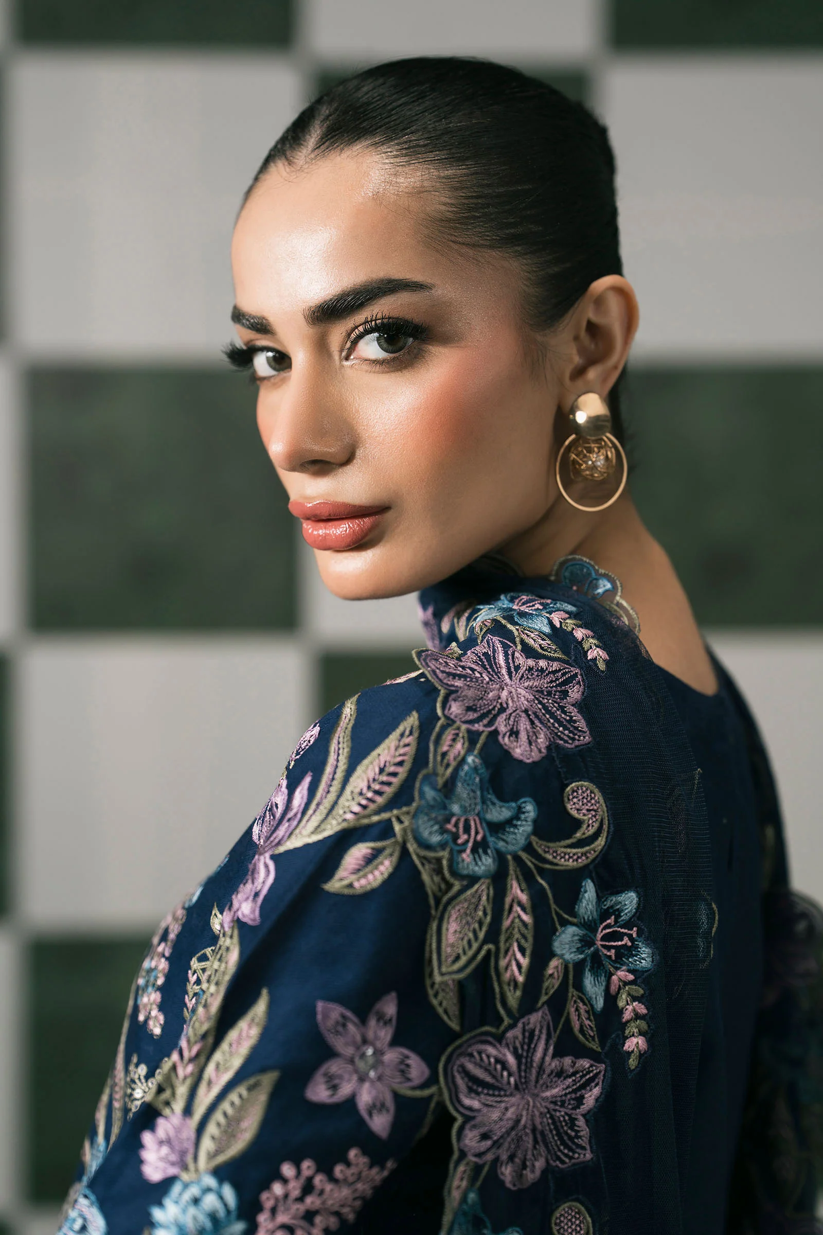 3 Piece Embroidered Dobby Lawn Suit - Image 5