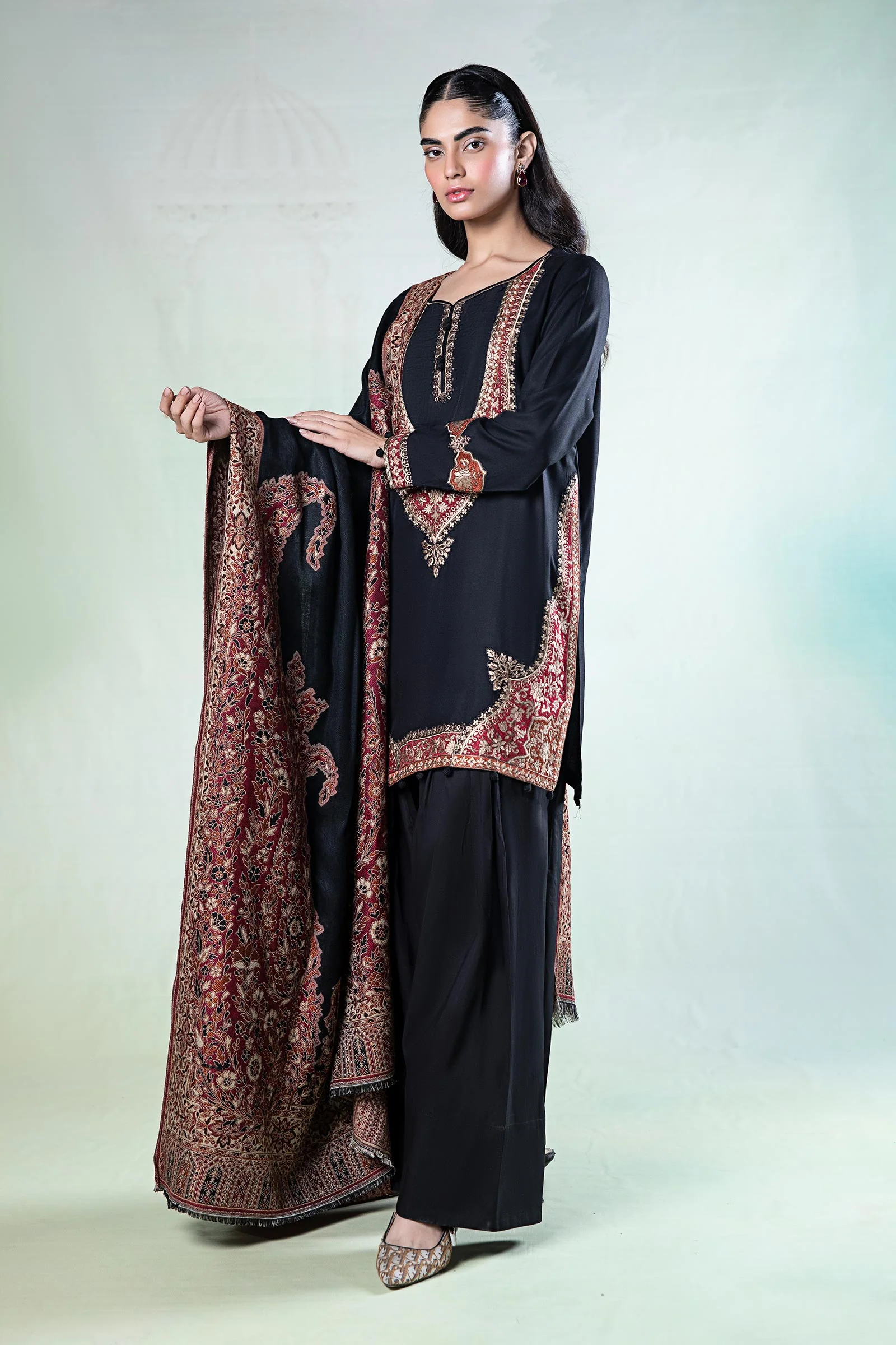 3 Piece Embroidered Linen Suit - Image 6