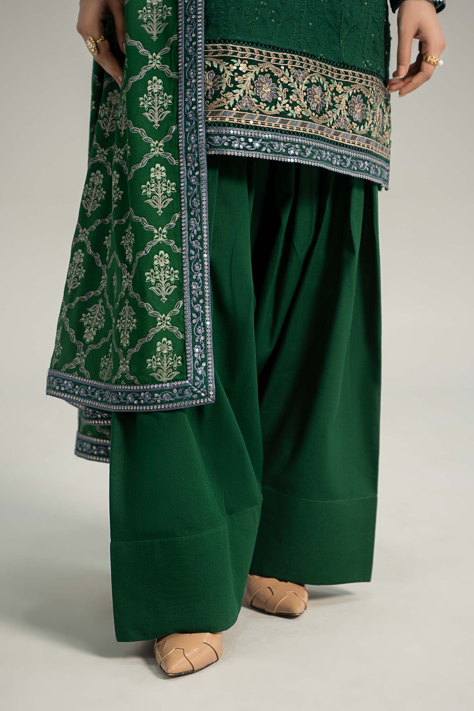3 Piece Embroidered Khaddar Suit - Image 5