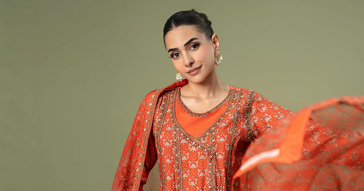 3 Piece Embroidered Linen Suit - Image 9