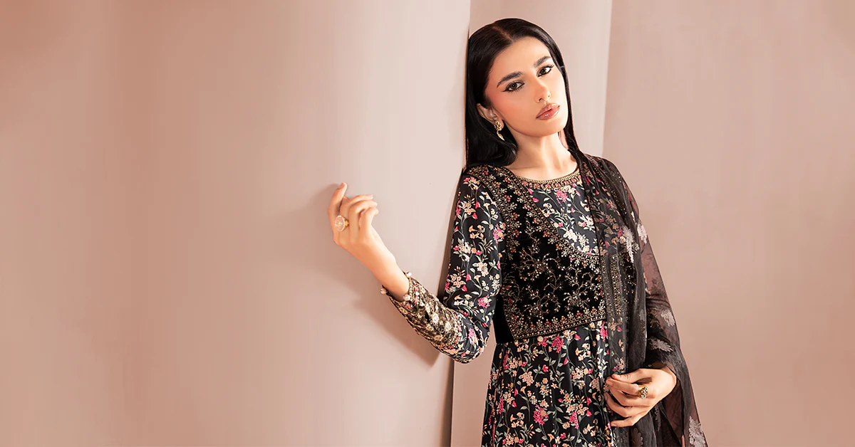 3 Piece Embroidered Linen Suit - Image 8