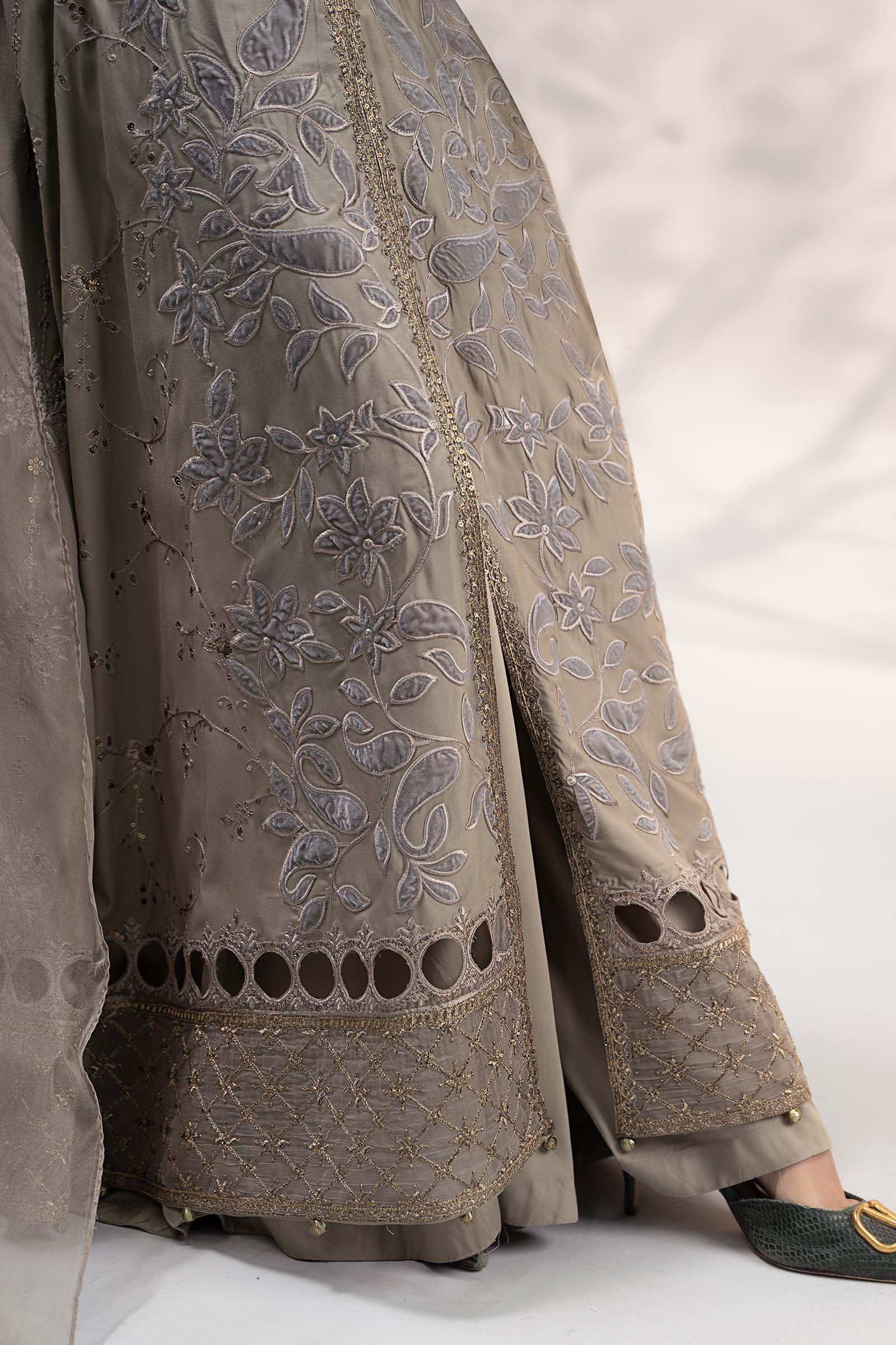 3 Piece Embroidered Plush Suit - Image 4