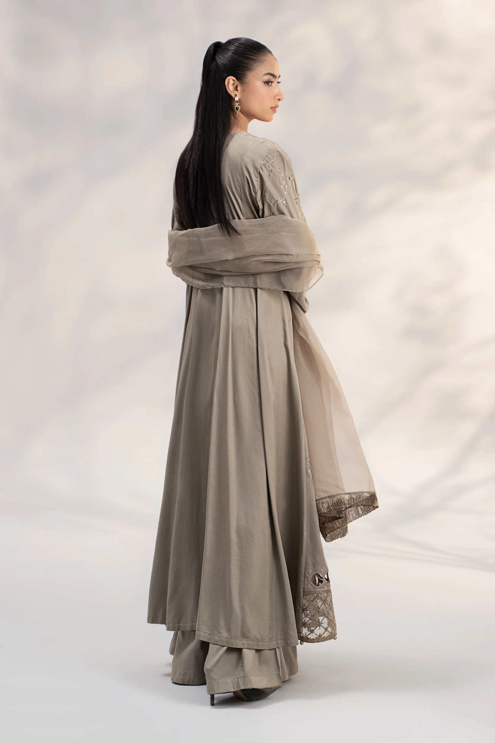 3 Piece Embroidered Plush Suit - Image 5