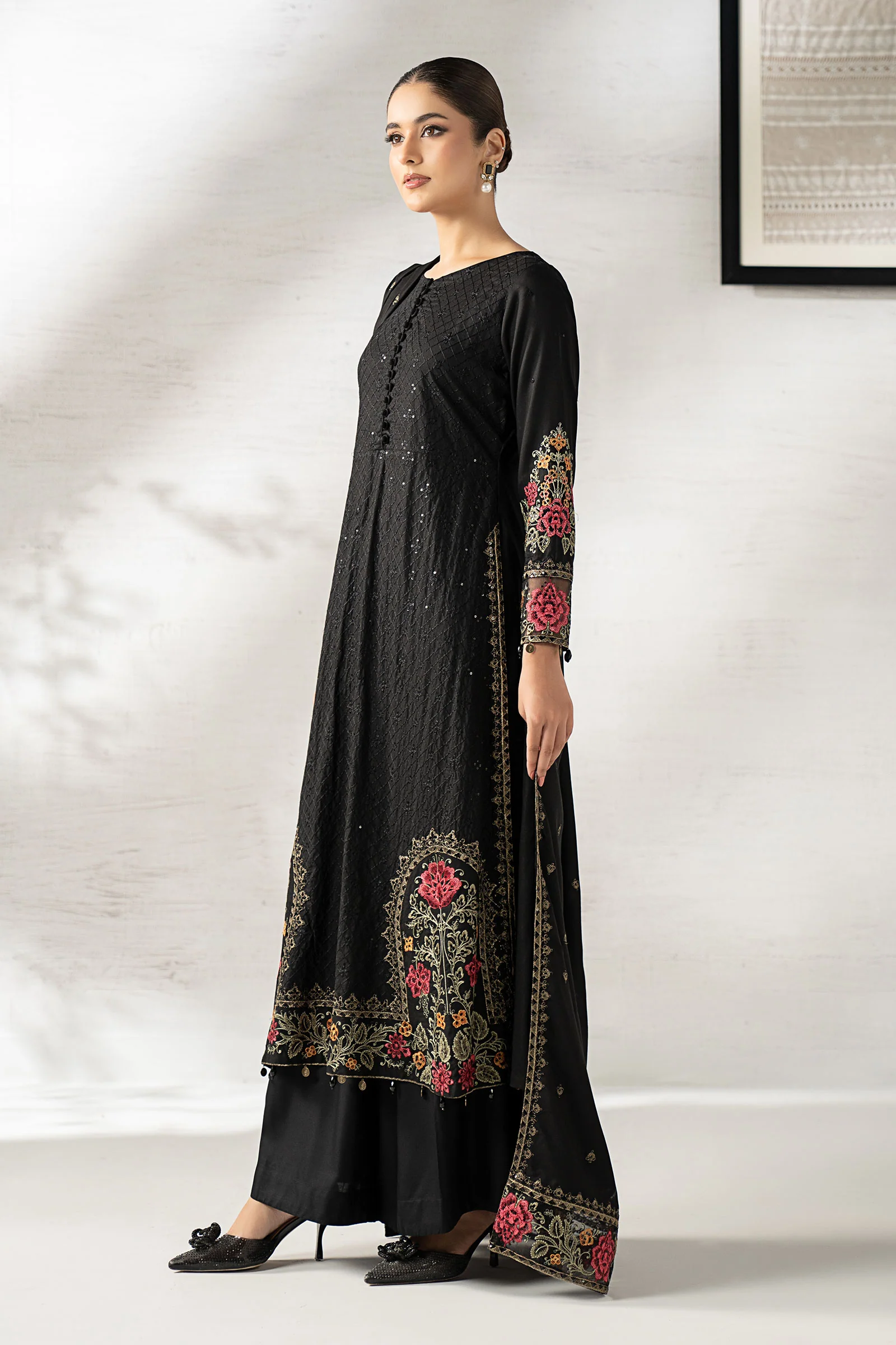 3 Piece Embroidered Linen Suit - Image 11
