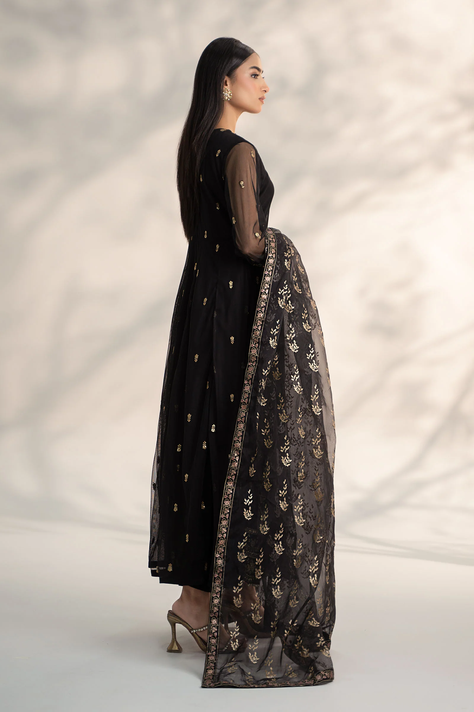 3 Piece Embroidered Linen Suit - Image 6