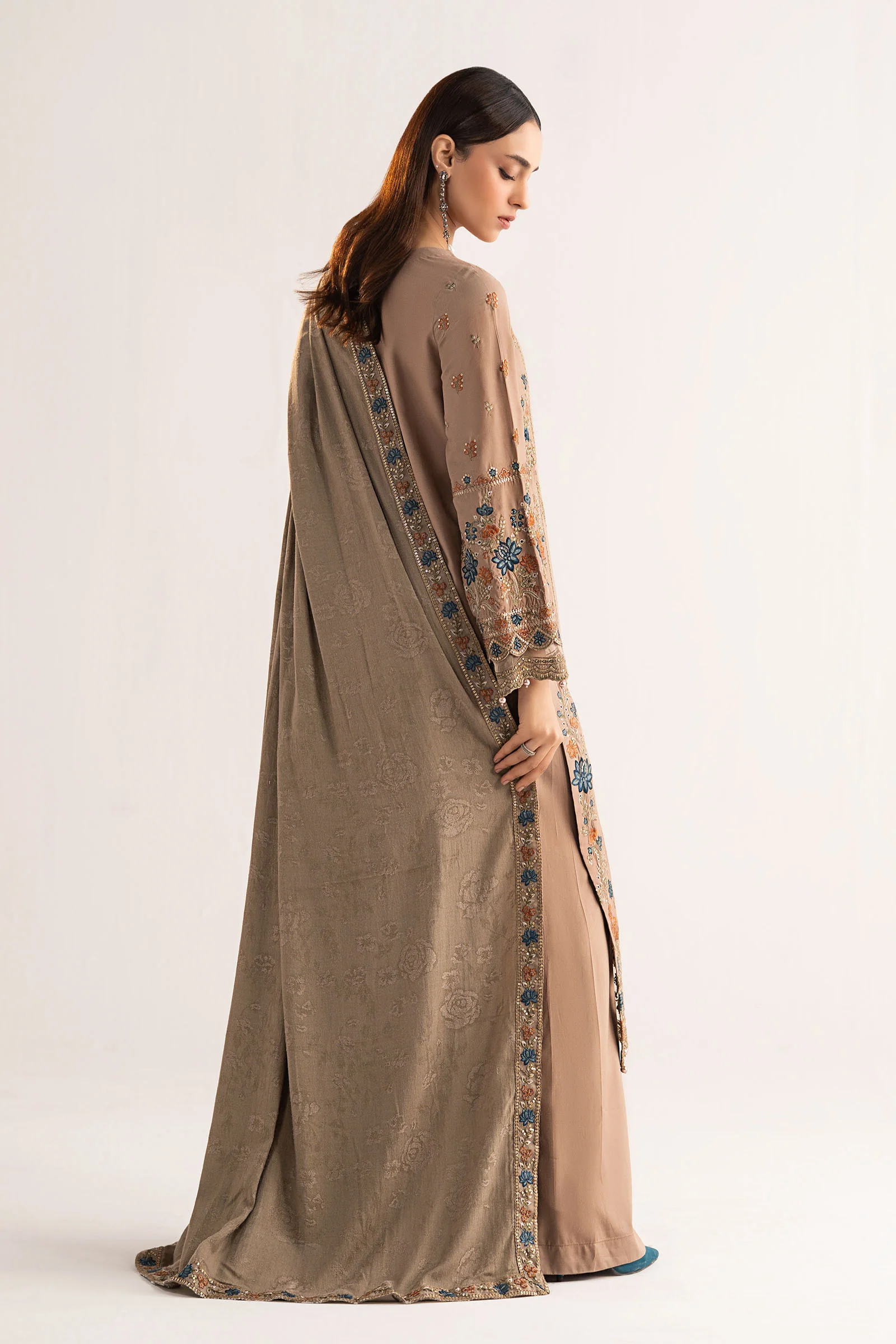 3 Piece Embroidered Linen Suit - Image 10