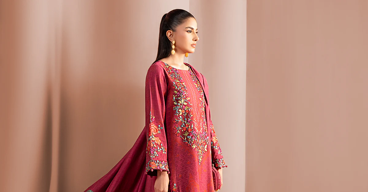 3 Piece Embroidered Jacquard Suit - Image 7