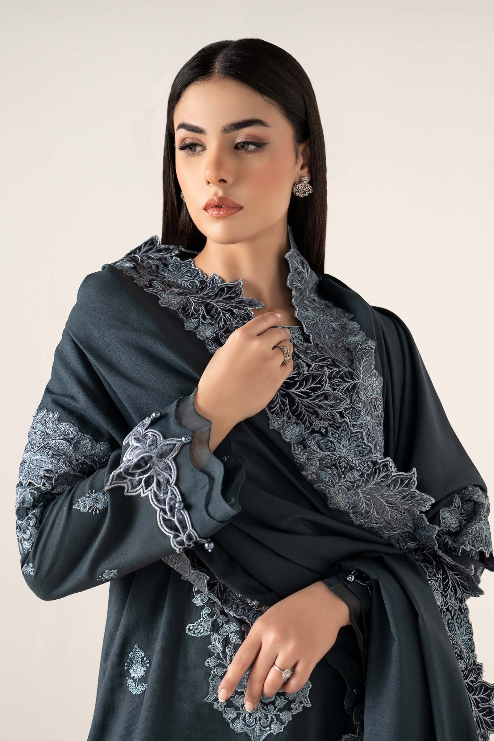 3 Piece Embroidered Karandi Suit - Image 2