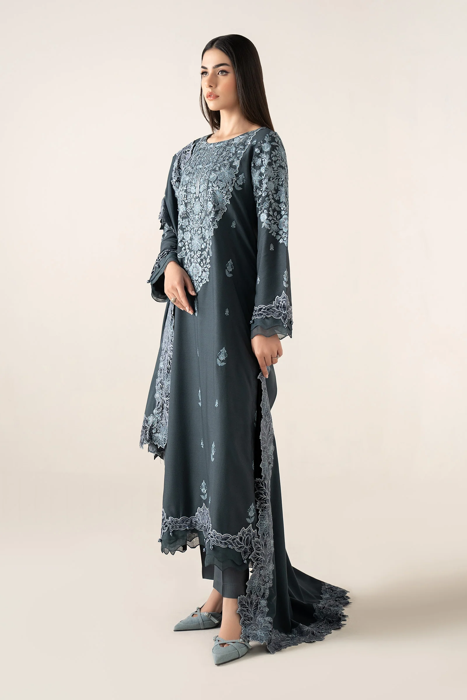 3 Piece Embroidered Karandi Suit - Image 3