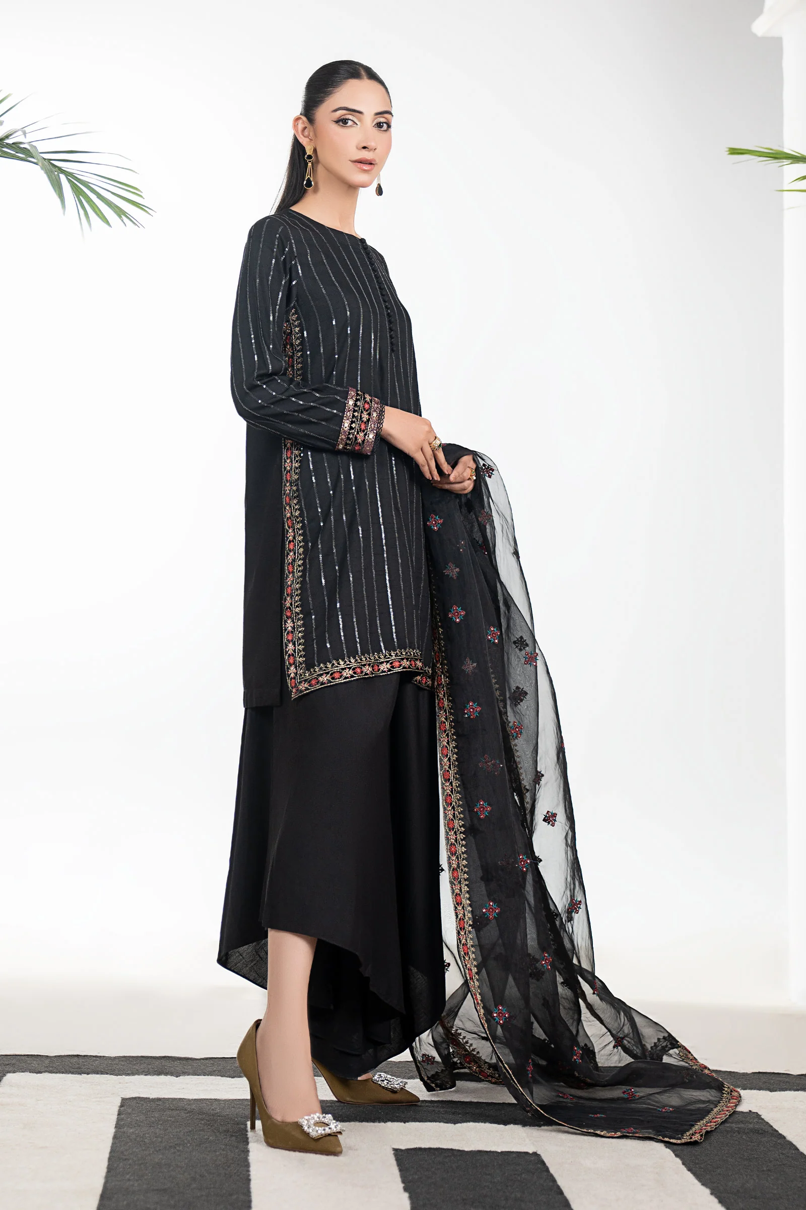3 Piece Embroidered Linen Suit - Image 6