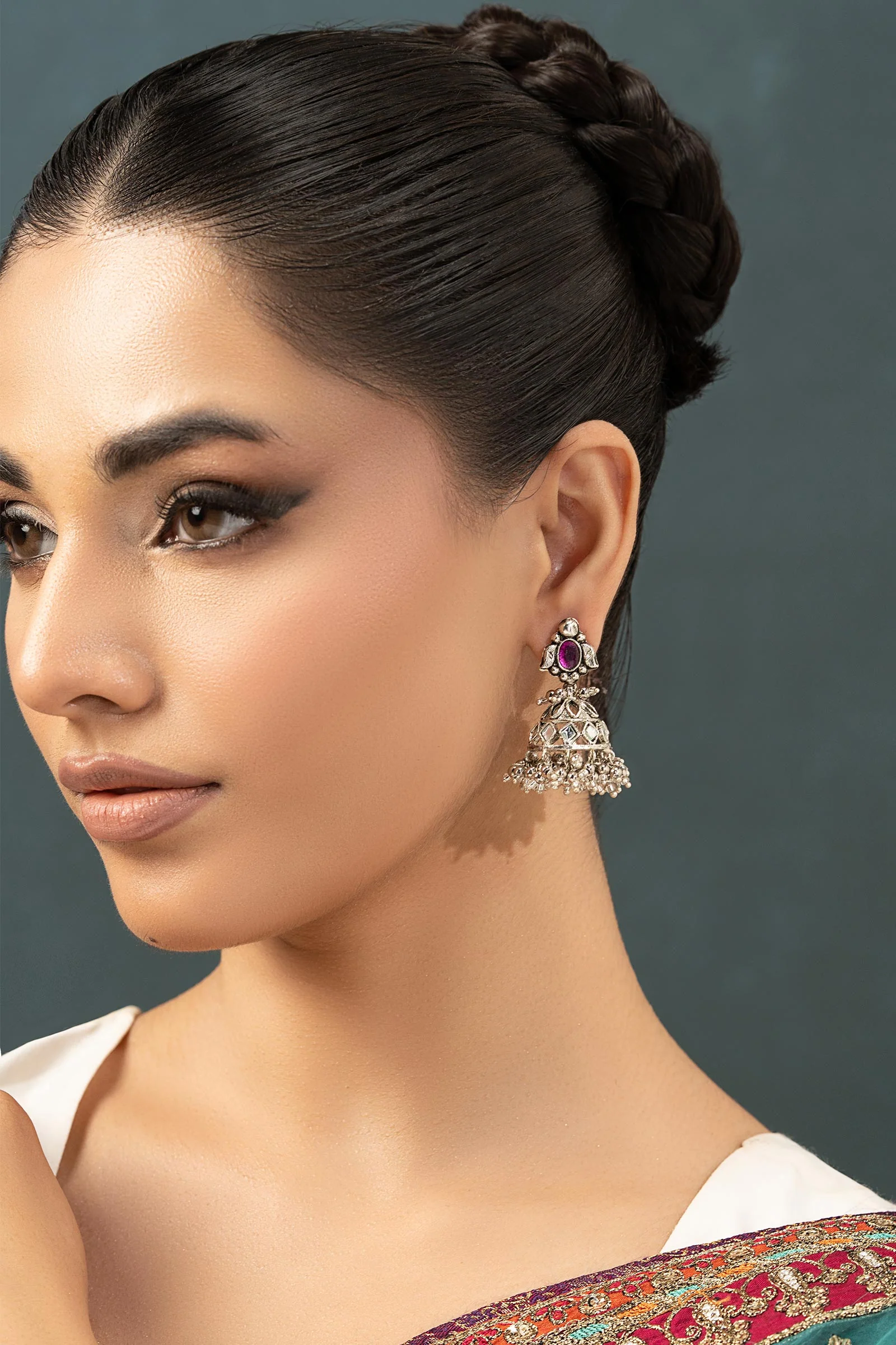 Gulshab Jhumka