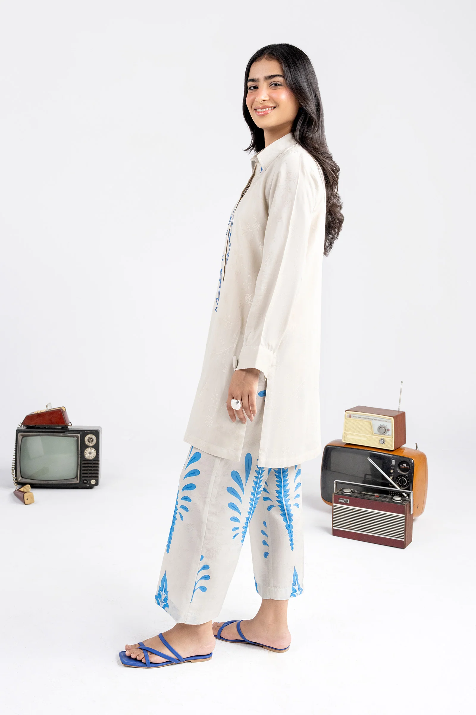 2 Pc Embroidered Dobby Viscose Suit - Image 6