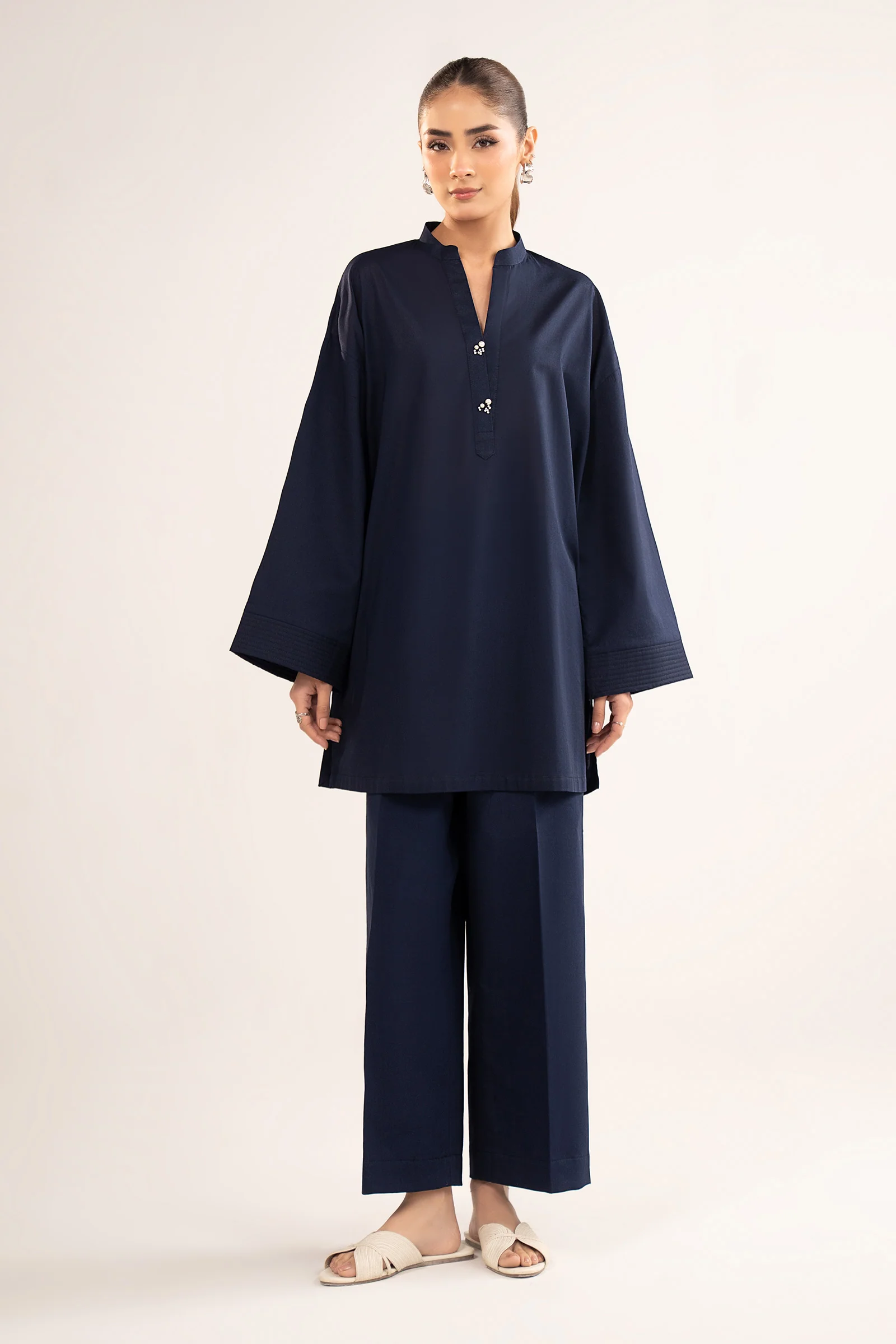 2 Pc Dyed Lawn Suit