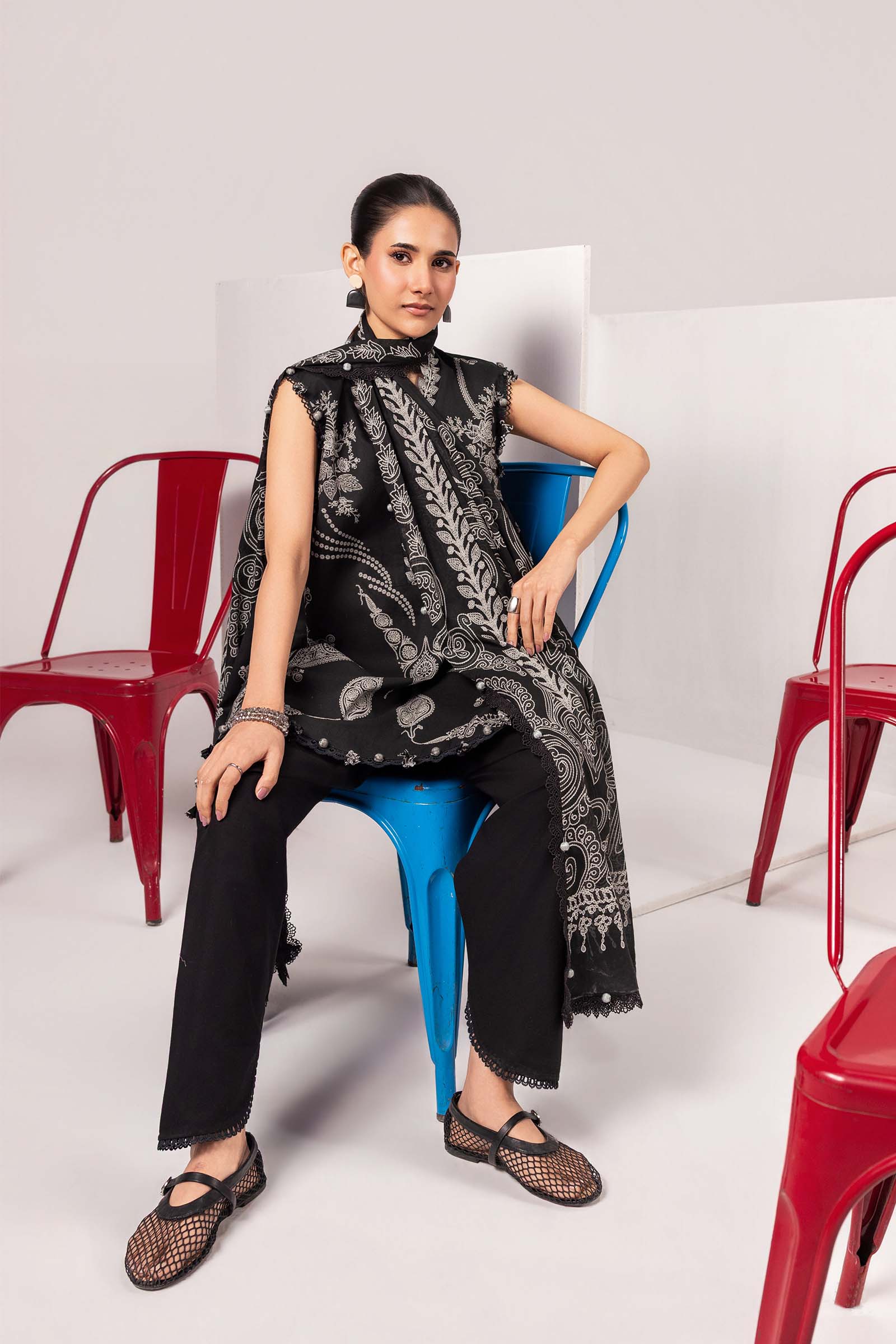 3 Pc Unstitched Embroidered Lawn Suit - Image 2