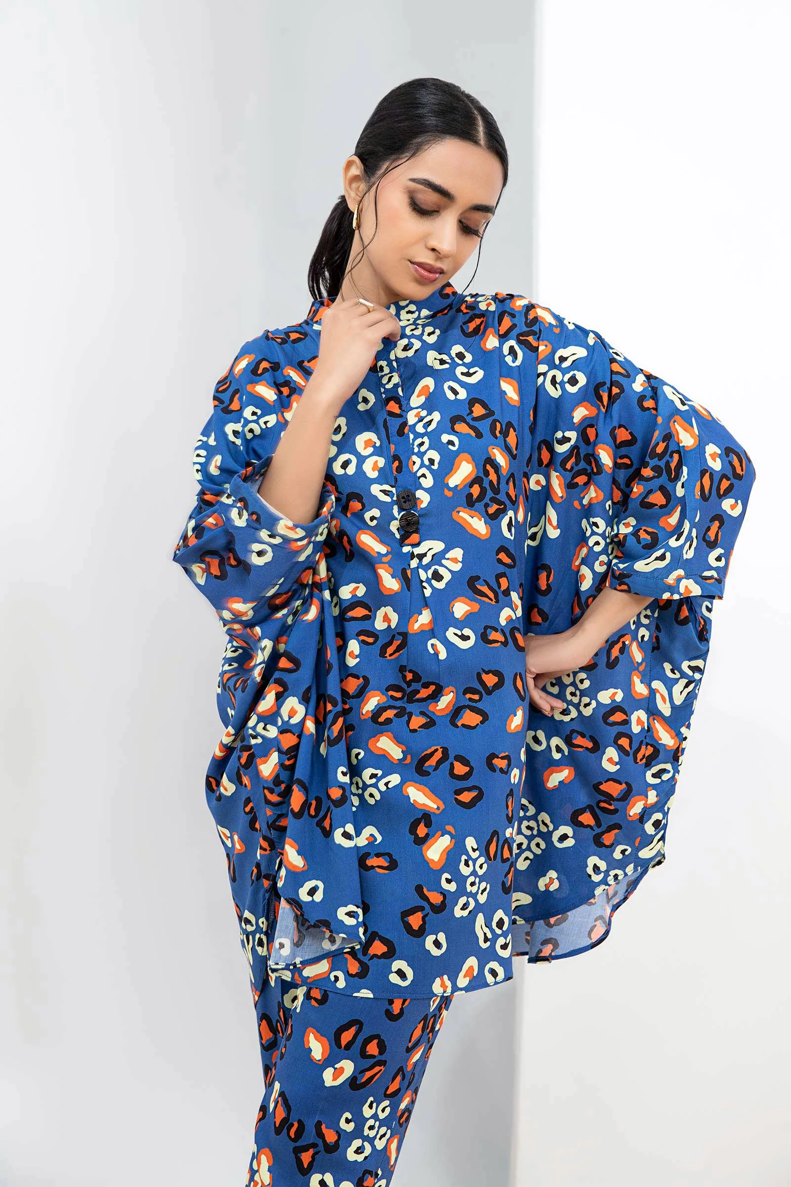 Printed Arabic Lawn Co-Ord Set - Image 2