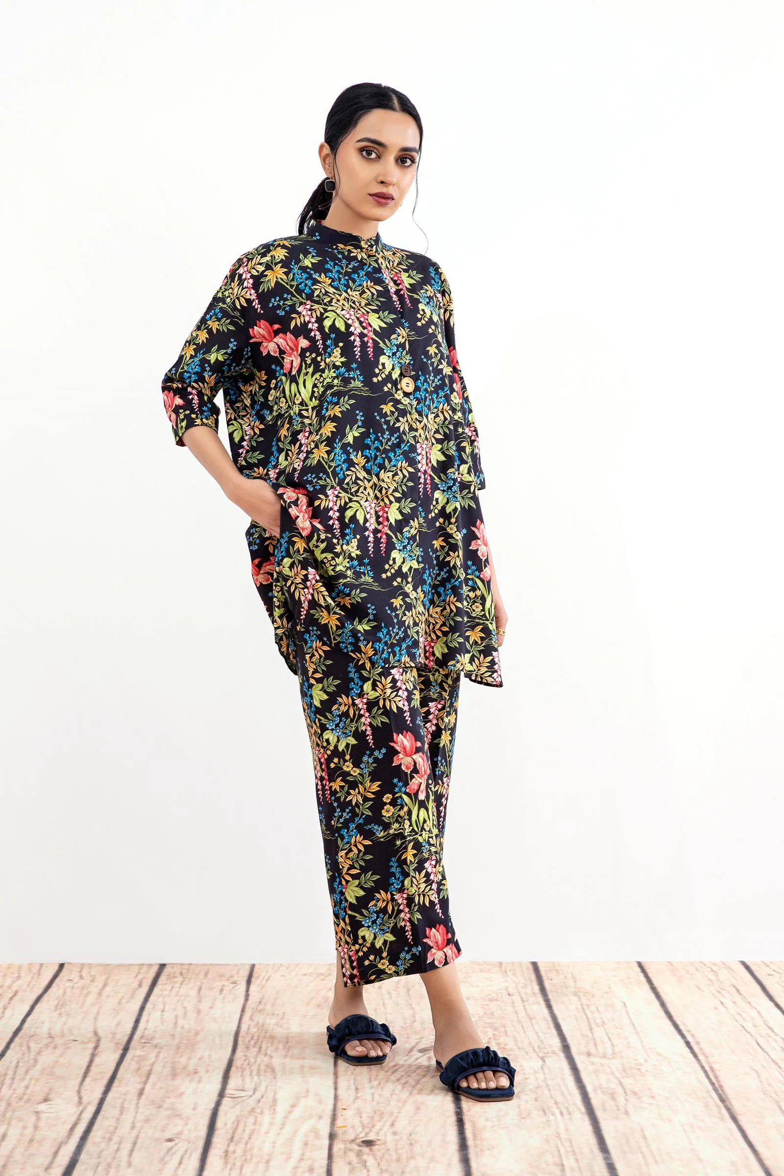 Printed Arabic Lawn Co-Ord Set - Image 2